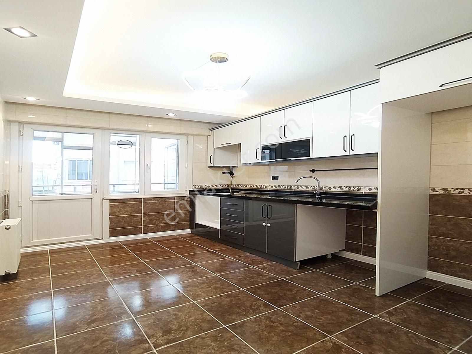 Boss Yapı'dan Full Dekorlu Özel Kiler Alanlı 2+1 Balkonlu Arakat - Görsel 2