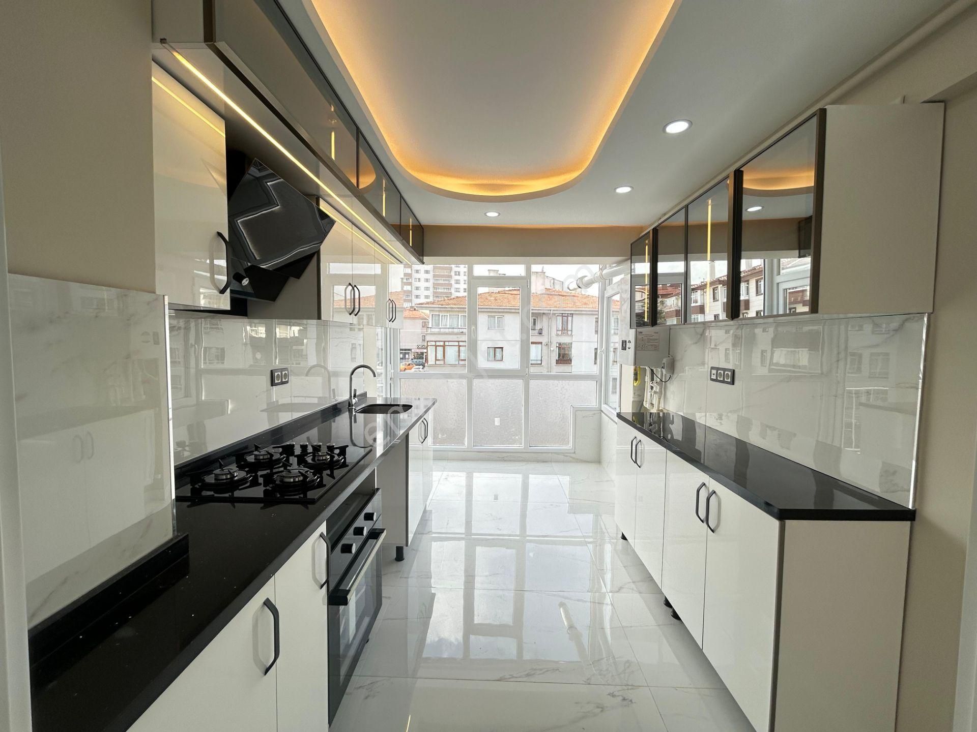 Taner'den Dikmen'de Orta Kat Ön Cephe 3+1 Süper Lüks 3 Cepheli - Görsel 25