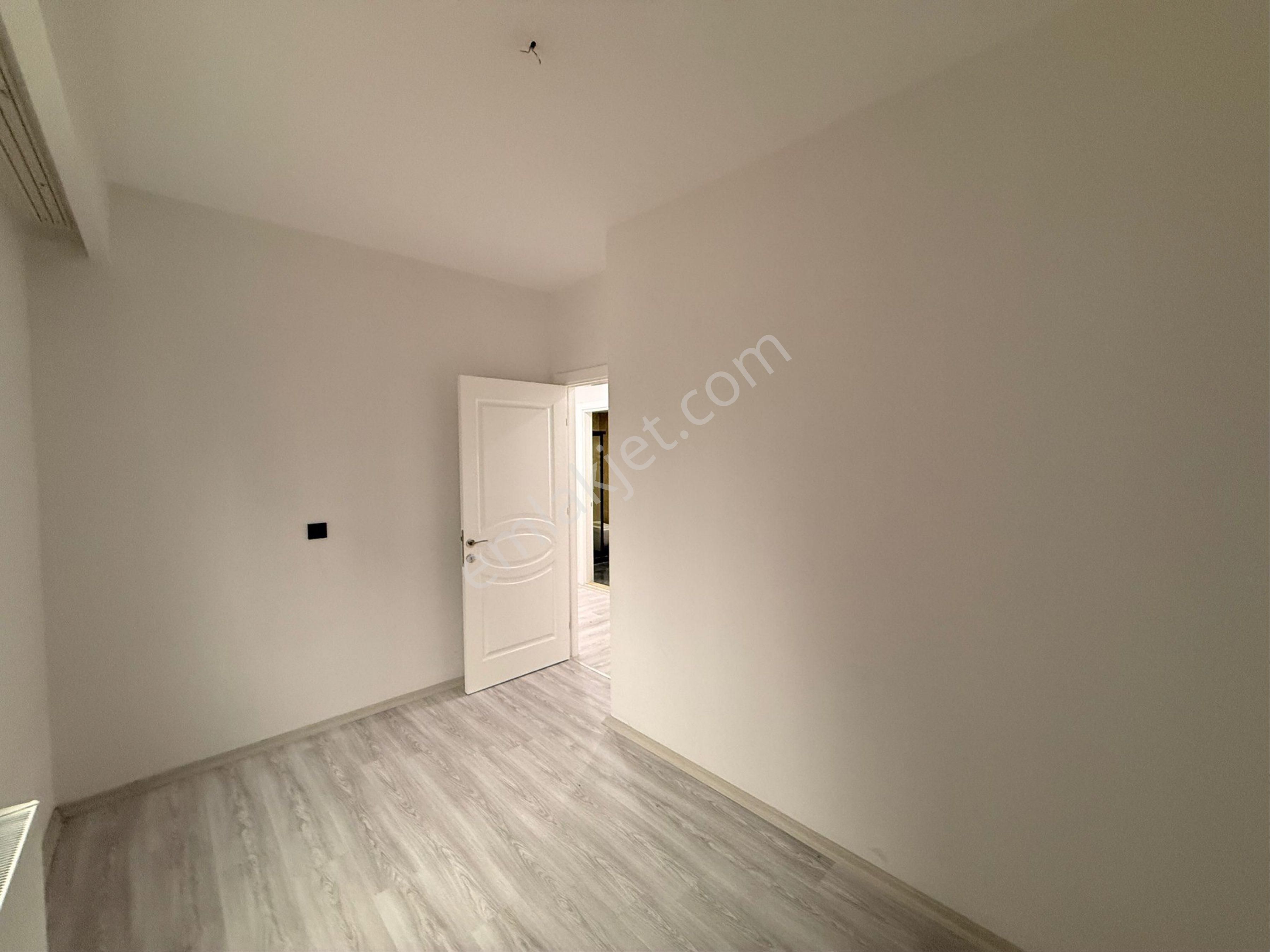 Huzurevleri Mah.3+1 Kirlerli Doğalgazlı İçi Yapılı Daire - Görsel 8