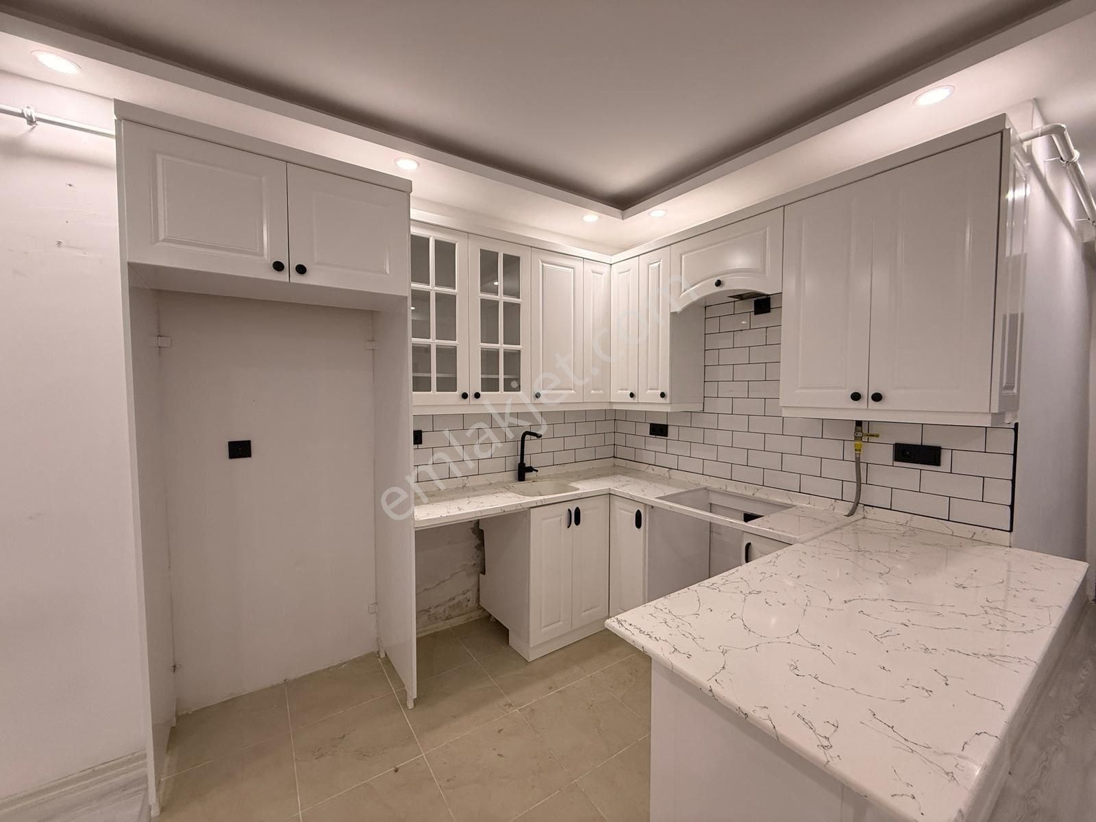 Huzurevleri Mah.3+1 Kirlerli Doğalgazlı İçi Yapılı Daire