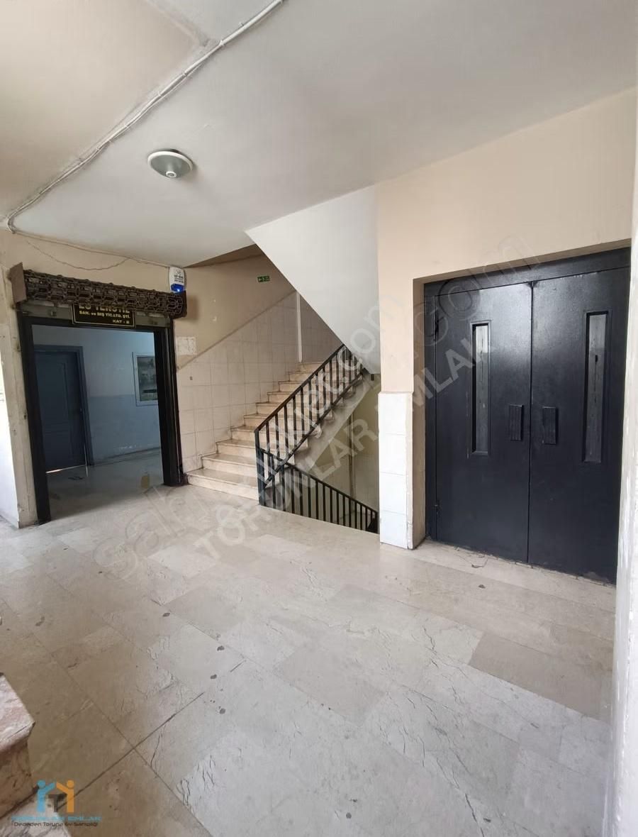 Bağcılarda Kiralık İşyeri Showroom,kesimhane, Ofis Ve Depo Uygun - Görsel 8