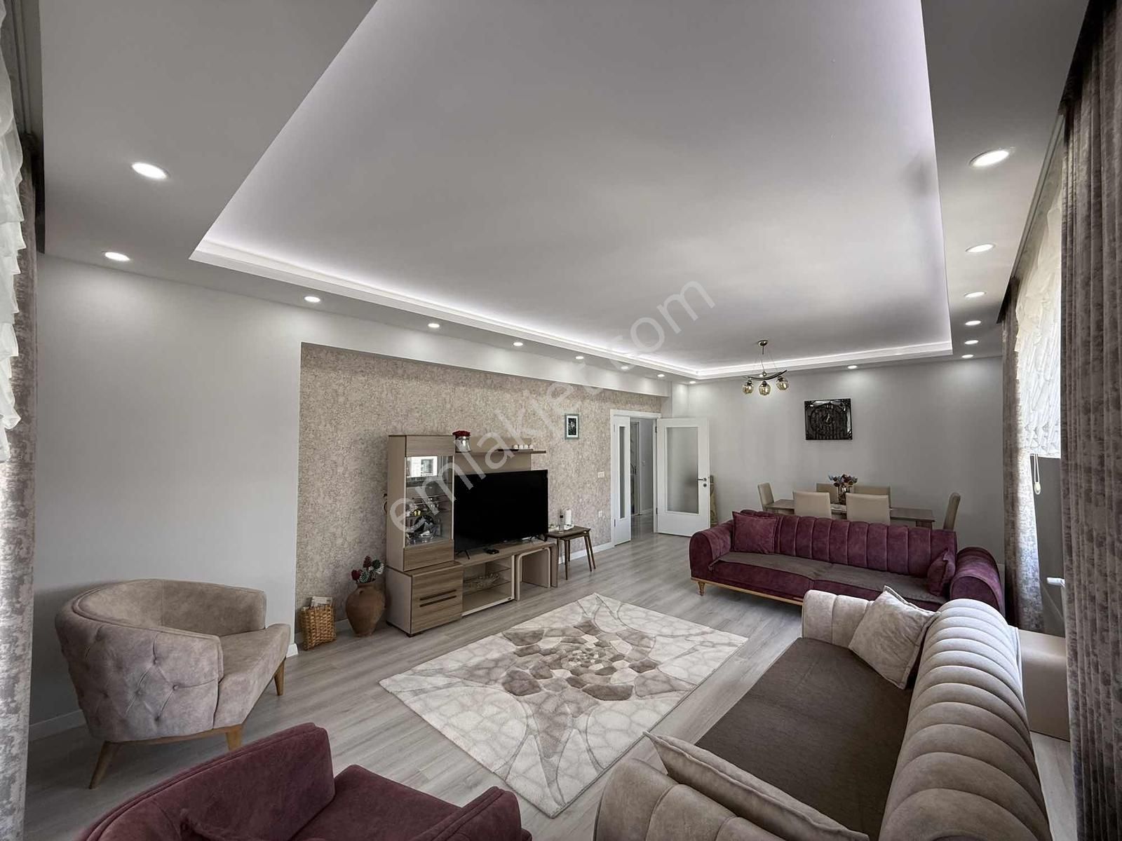 Deniz Manzaralı Havuzlu Sitede Lüks 3+1 Daire - Görsel 4