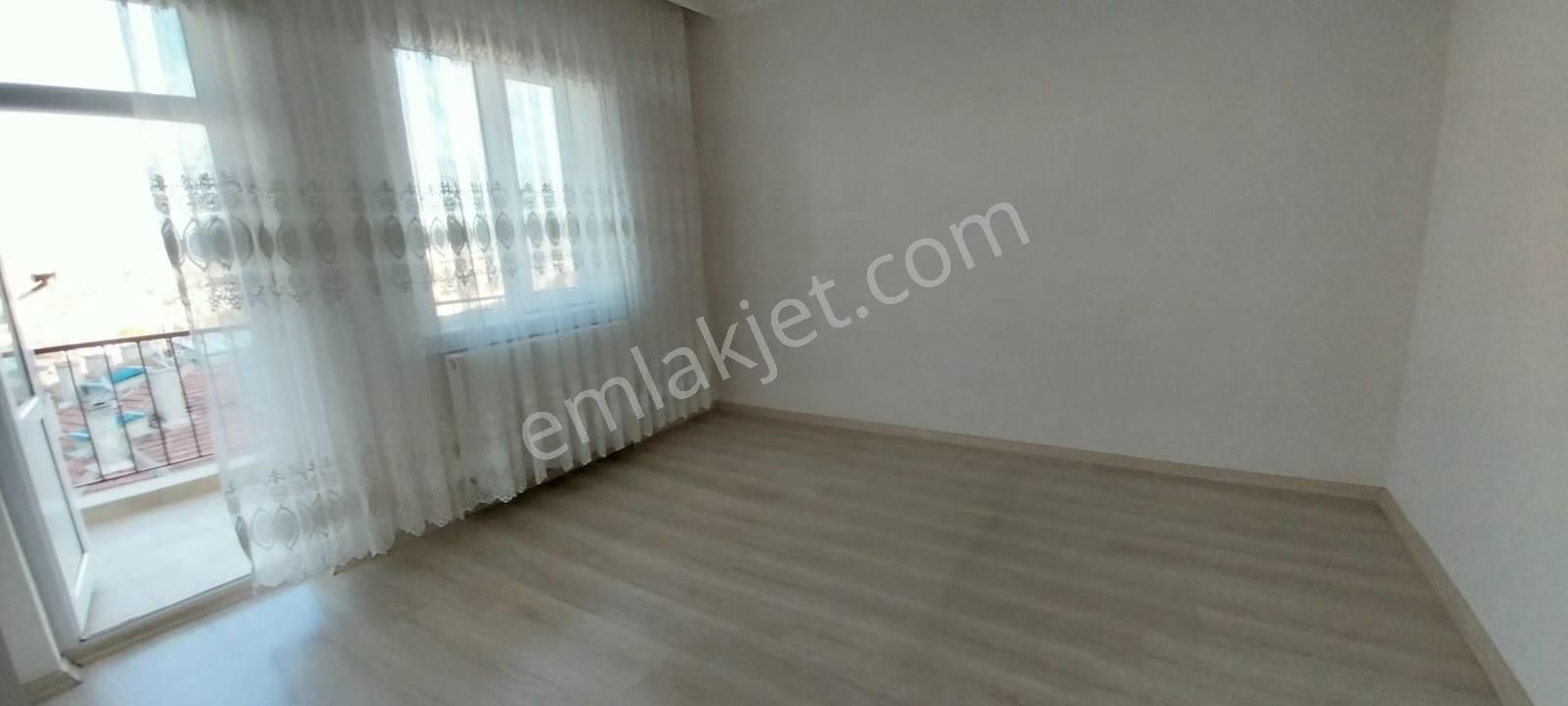 Tepebaşı Mahallesinde Ara Katta Manzaralı Full Yapılı Satılık Daire - Görsel 15