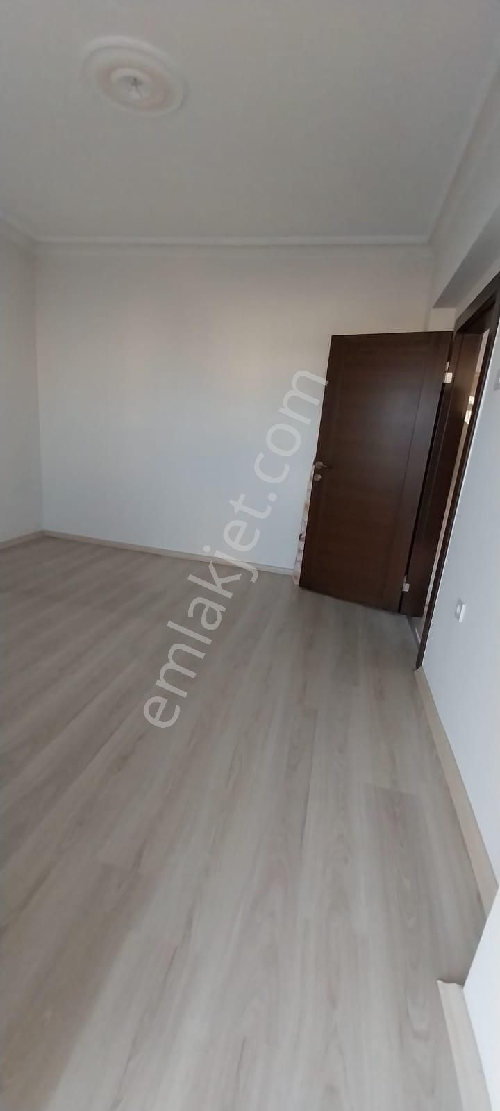 Tepebaşı Mahallesinde Ara Katta Manzaralı Full Yapılı Satılık Daire - Görsel 12