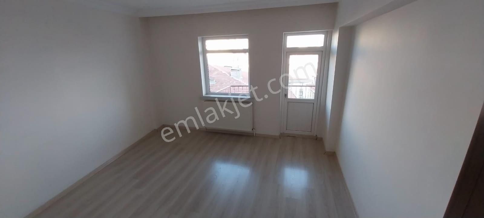 Tepebaşı Mahallesinde Ara Katta Manzaralı Full Yapılı Satılık Daire - Görsel 17