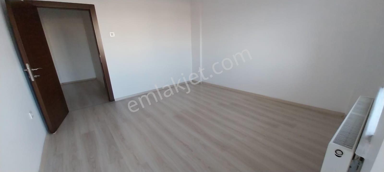 Tepebaşı Mahallesinde Ara Katta Manzaralı Full Yapılı Satılık Daire - Görsel 14