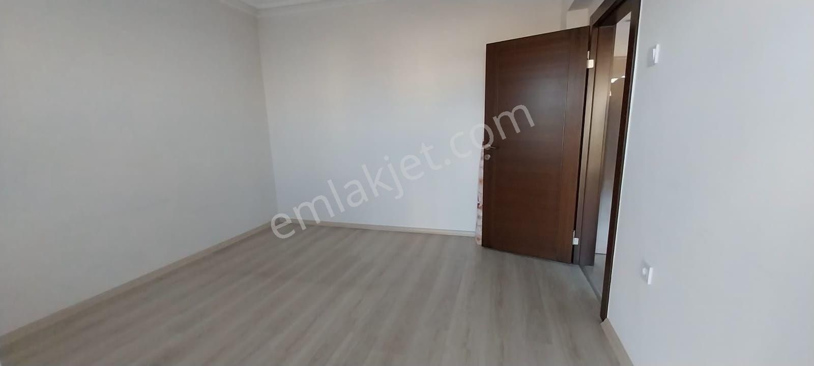 Tepebaşı Mahallesinde Ara Katta Manzaralı Full Yapılı Satılık Daire - Görsel 13