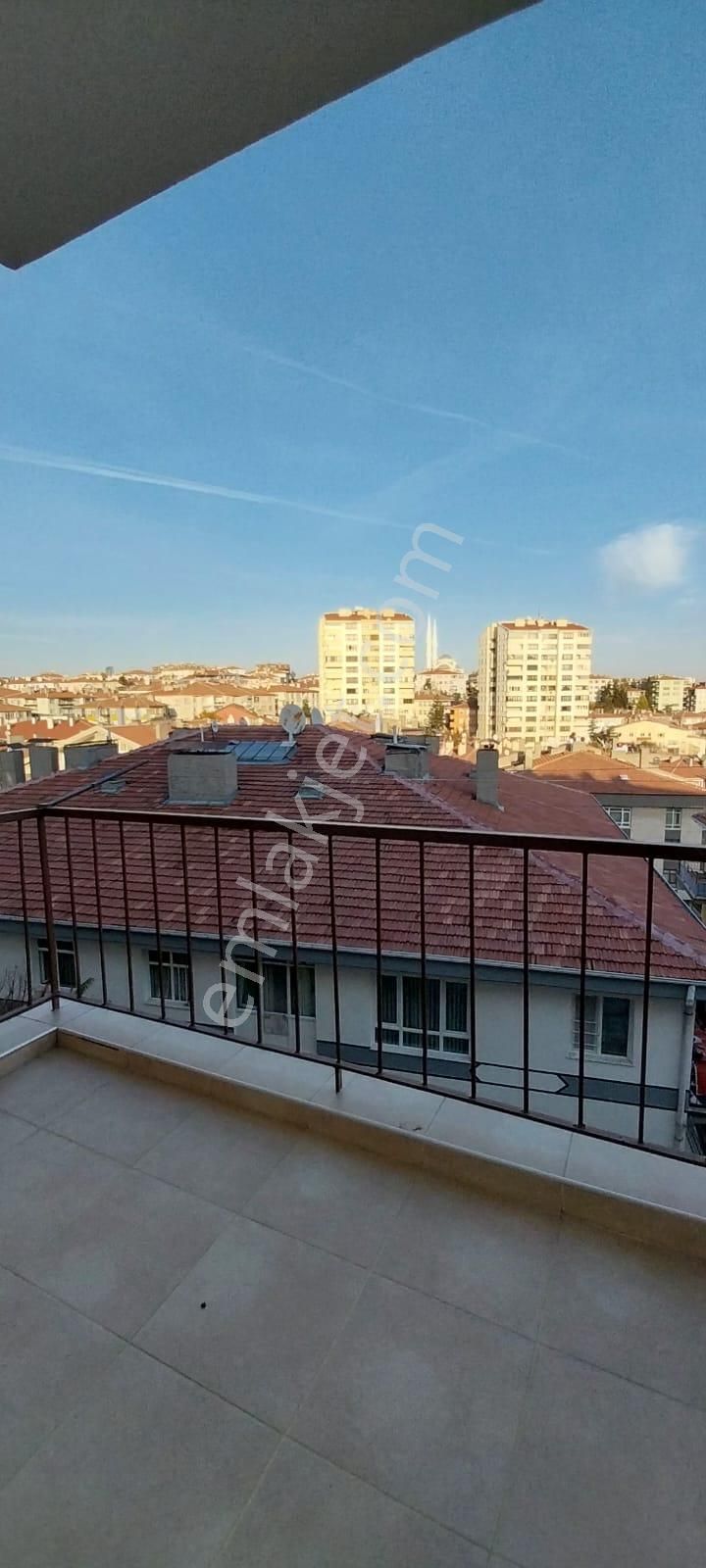 Tepebaşı Mahallesinde Ara Katta Manzaralı Full Yapılı Satılık Daire - Görsel 23