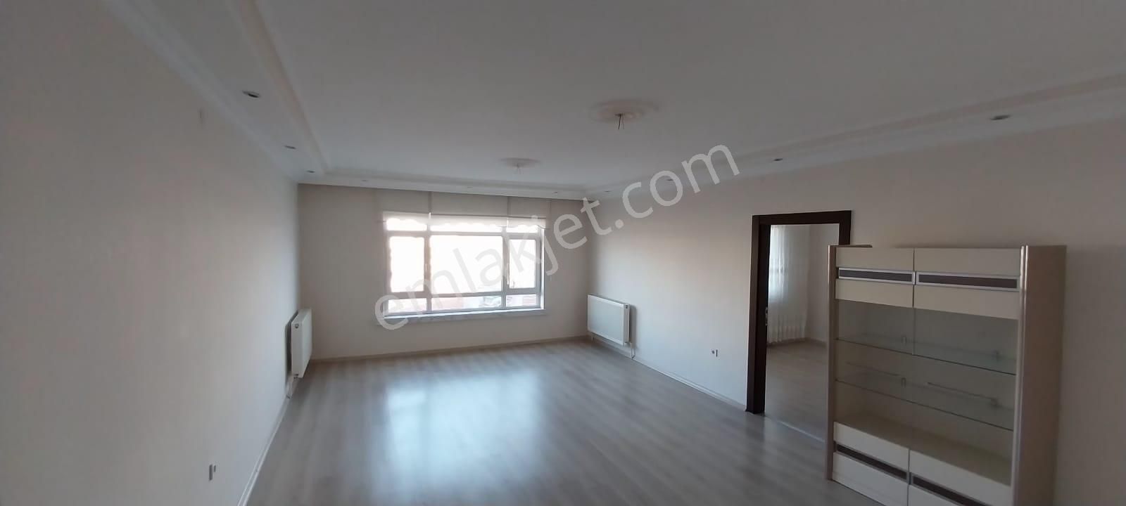 Tepebaşı Mahallesinde Ara Katta Manzaralı Full Yapılı Satılık Daire - Görsel 5