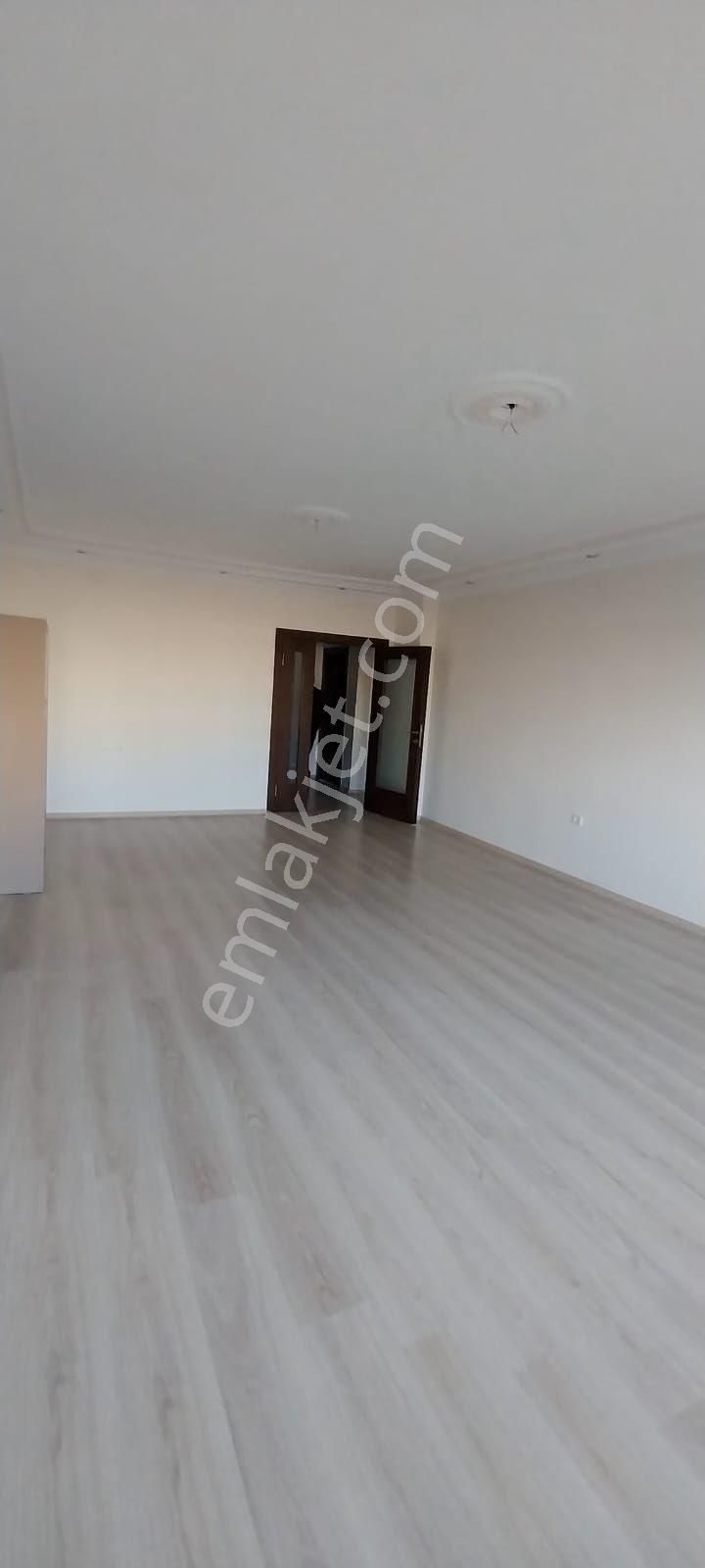 Tepebaşı Mahallesinde Ara Katta Manzaralı Full Yapılı Satılık Daire - Görsel 4