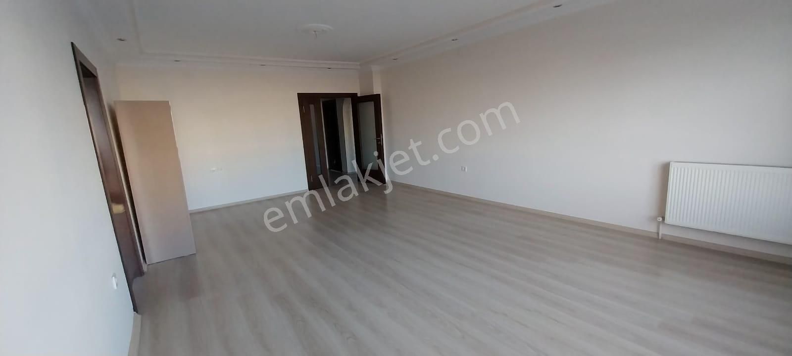 Tepebaşı Mahallesinde Ara Katta Manzaralı Full Yapılı Satılık Daire - Görsel 2