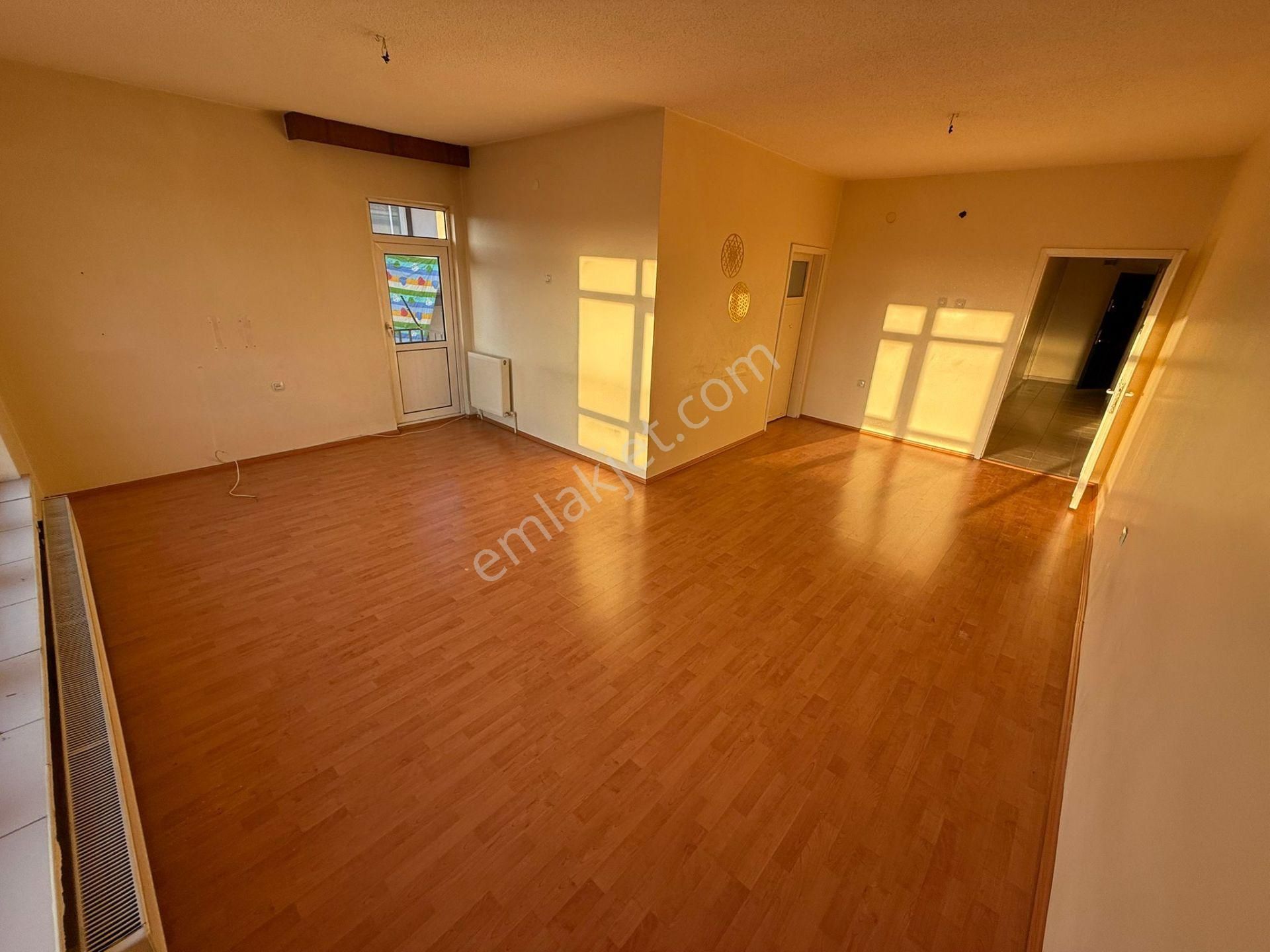 Yakacık Mah Katta 3+1 1 Bağımlı Yapılı Geniş Manzaralı Daha Ne Olsun - Görsel 4