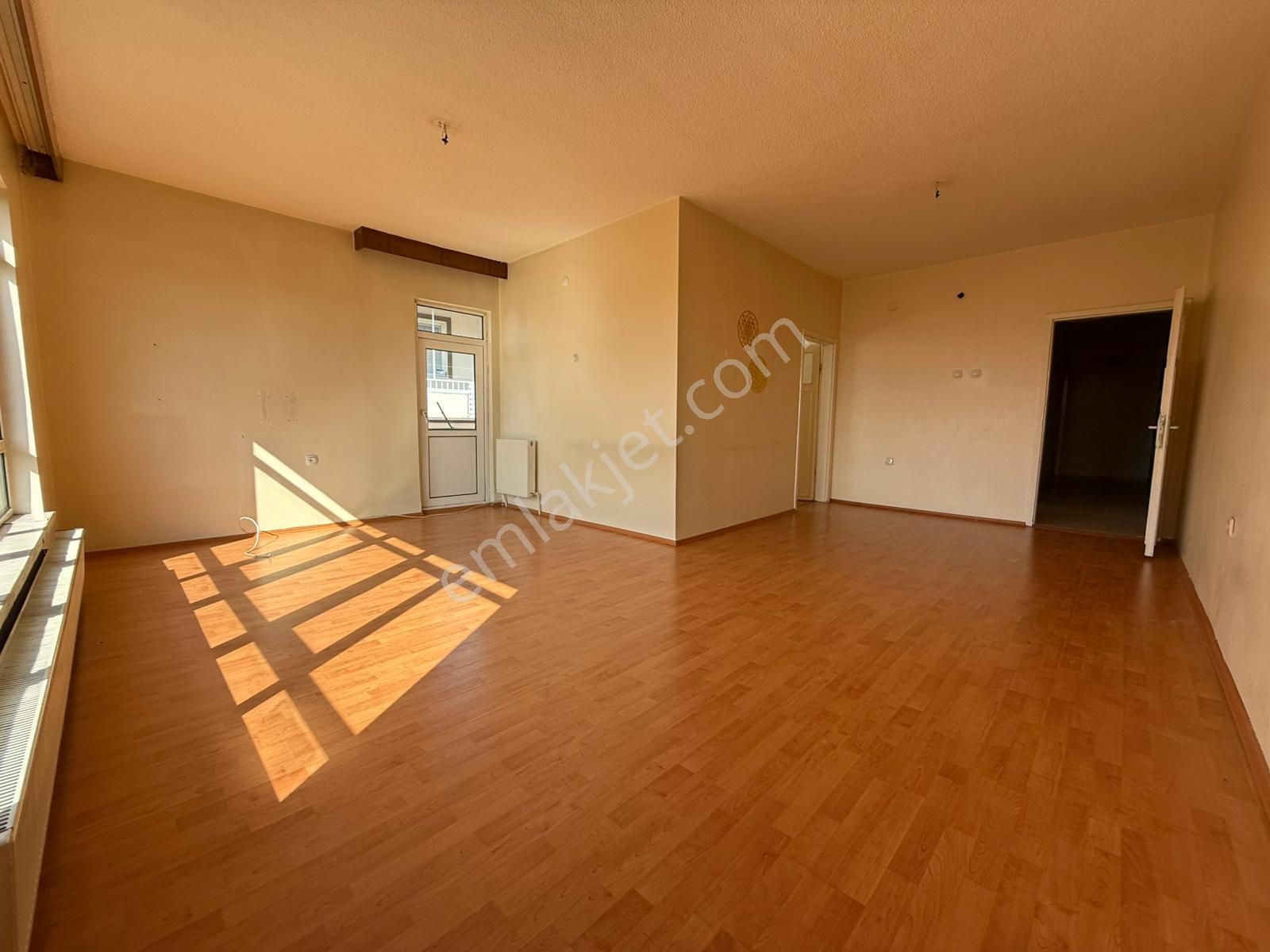 Yakacık Mah Katta 3+1 1 Bağımlı Yapılı Geniş Manzaralı Daha Ne Olsun - Görsel 2