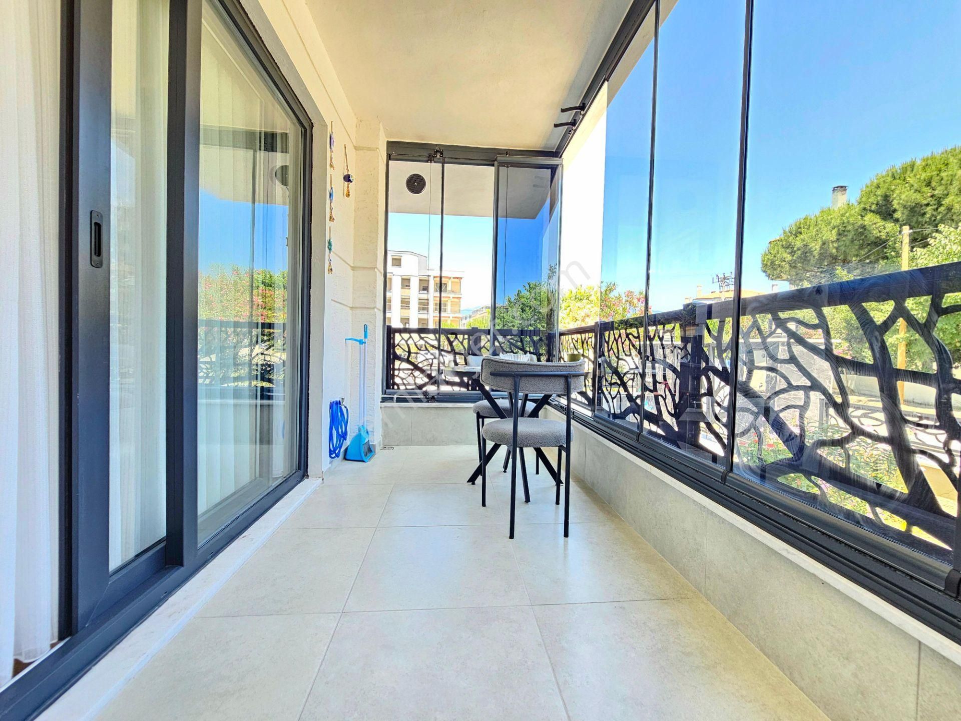 Gürsoy'dan Pazar Sokağında Denize 300m Ön Cephe Full Eşyalı 1+1 - Görsel 11