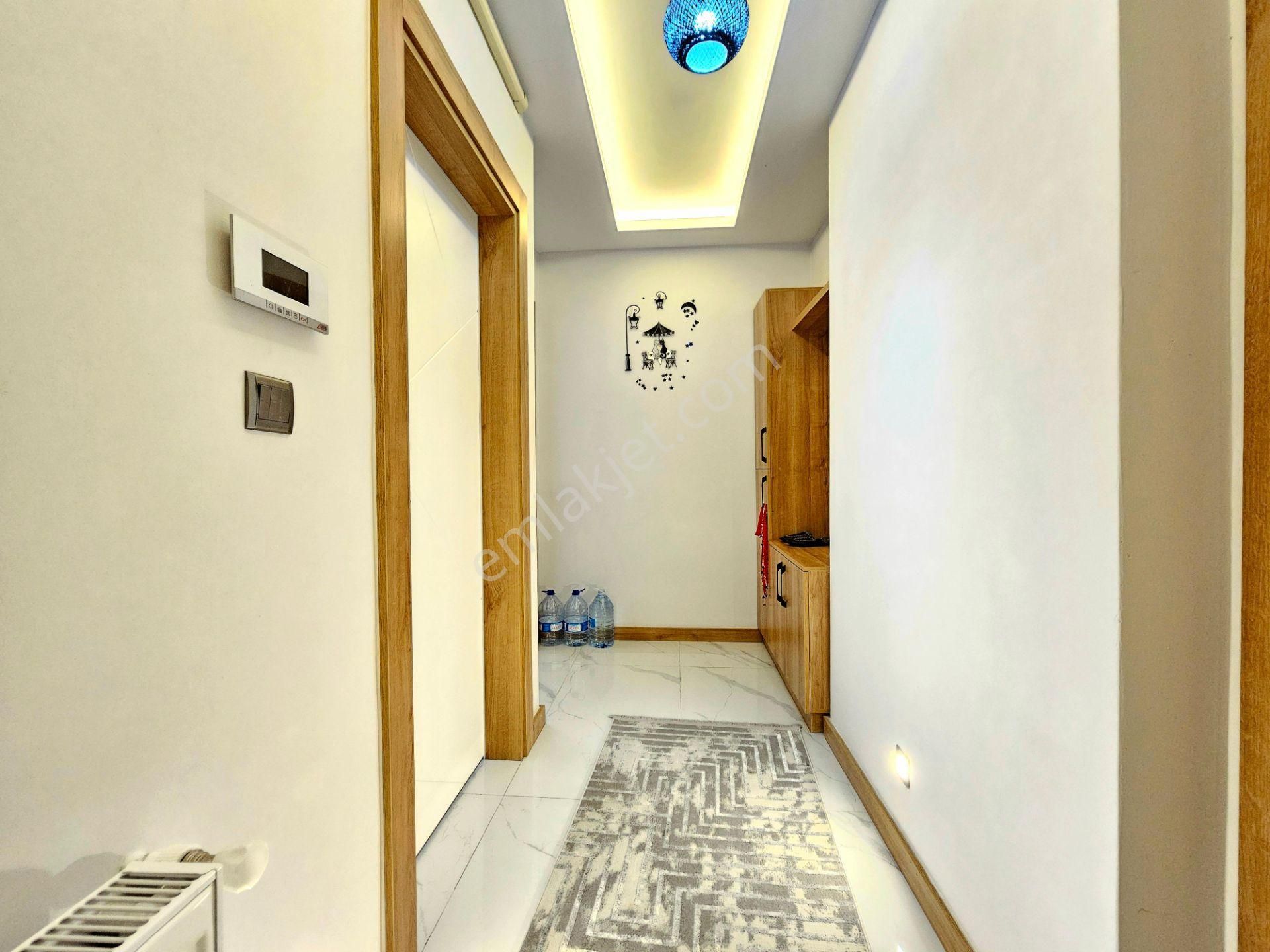 Gürsoy'dan Pazar Sokağında Denize 300m Ön Cephe Full Eşyalı 1+1 - Görsel 7