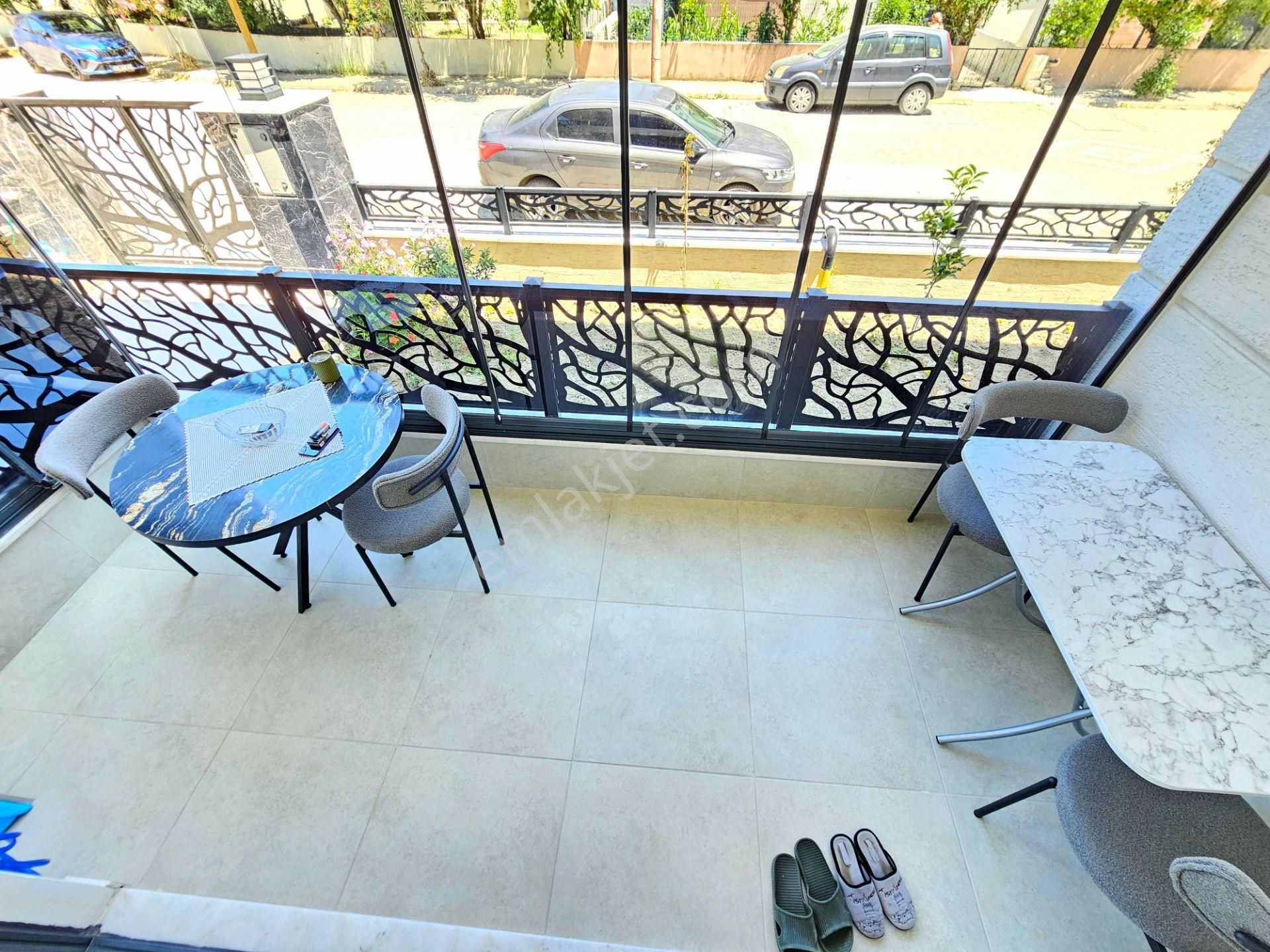 Gürsoy'dan Pazar Sokağında Denize 300m Ön Cephe Full Eşyalı 1+1 - Görsel 12