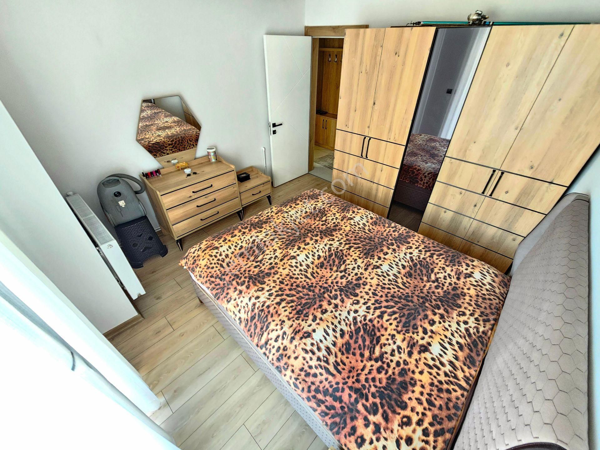 Gürsoy'dan Pazar Sokağında Denize 300m Ön Cephe Full Eşyalı 1+1 - Görsel 31