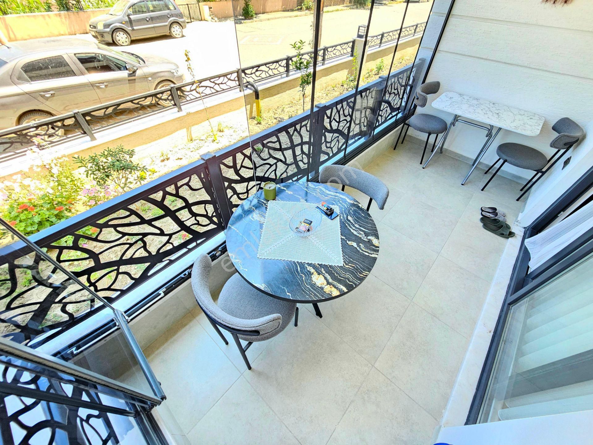 Gürsoy'dan Pazar Sokağında Denize 300m Ön Cephe Full Eşyalı 1+1 - Görsel 13