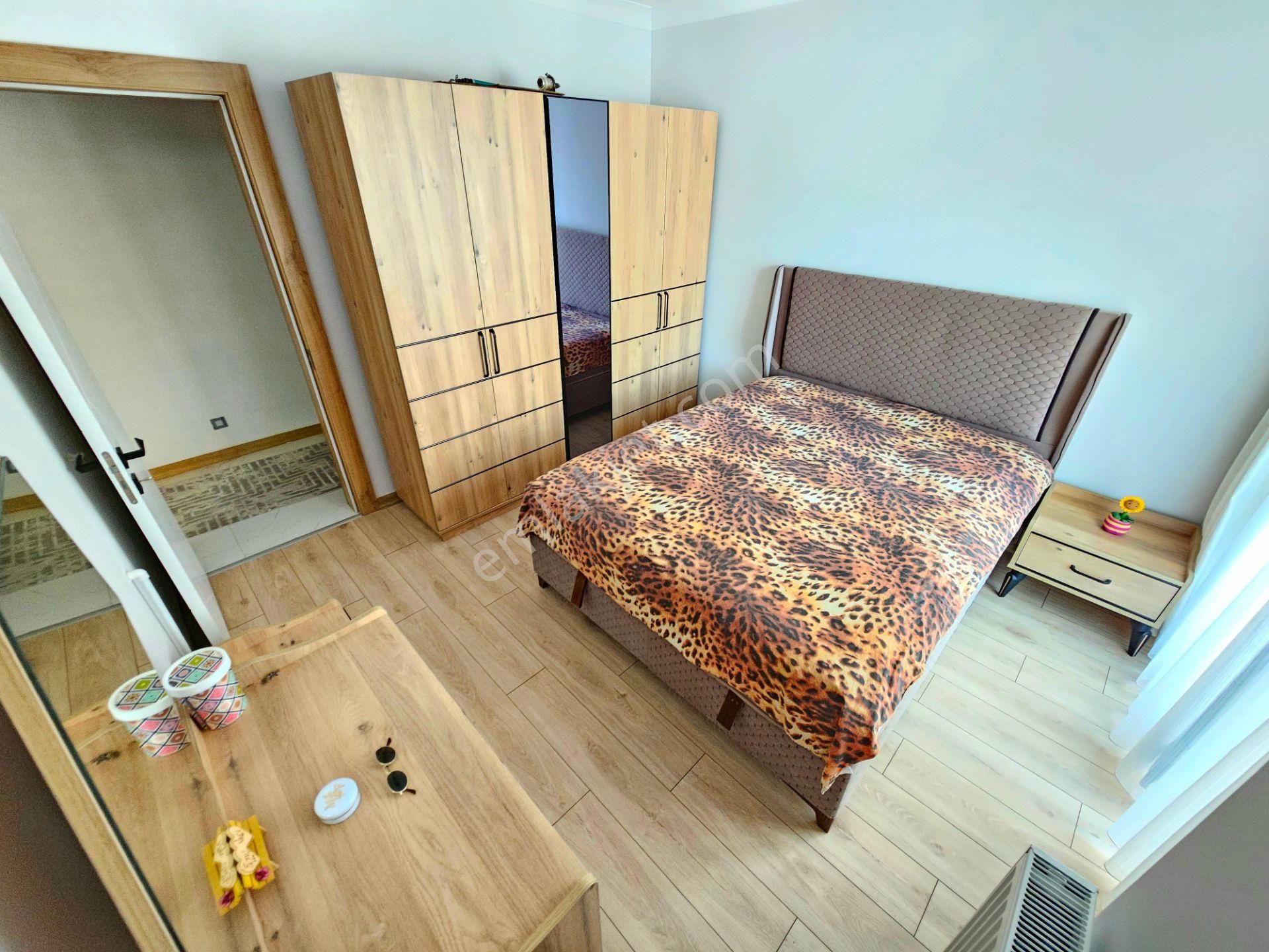 Gürsoy'dan Pazar Sokağında Denize 300m Ön Cephe Full Eşyalı 1+1 - Görsel 29