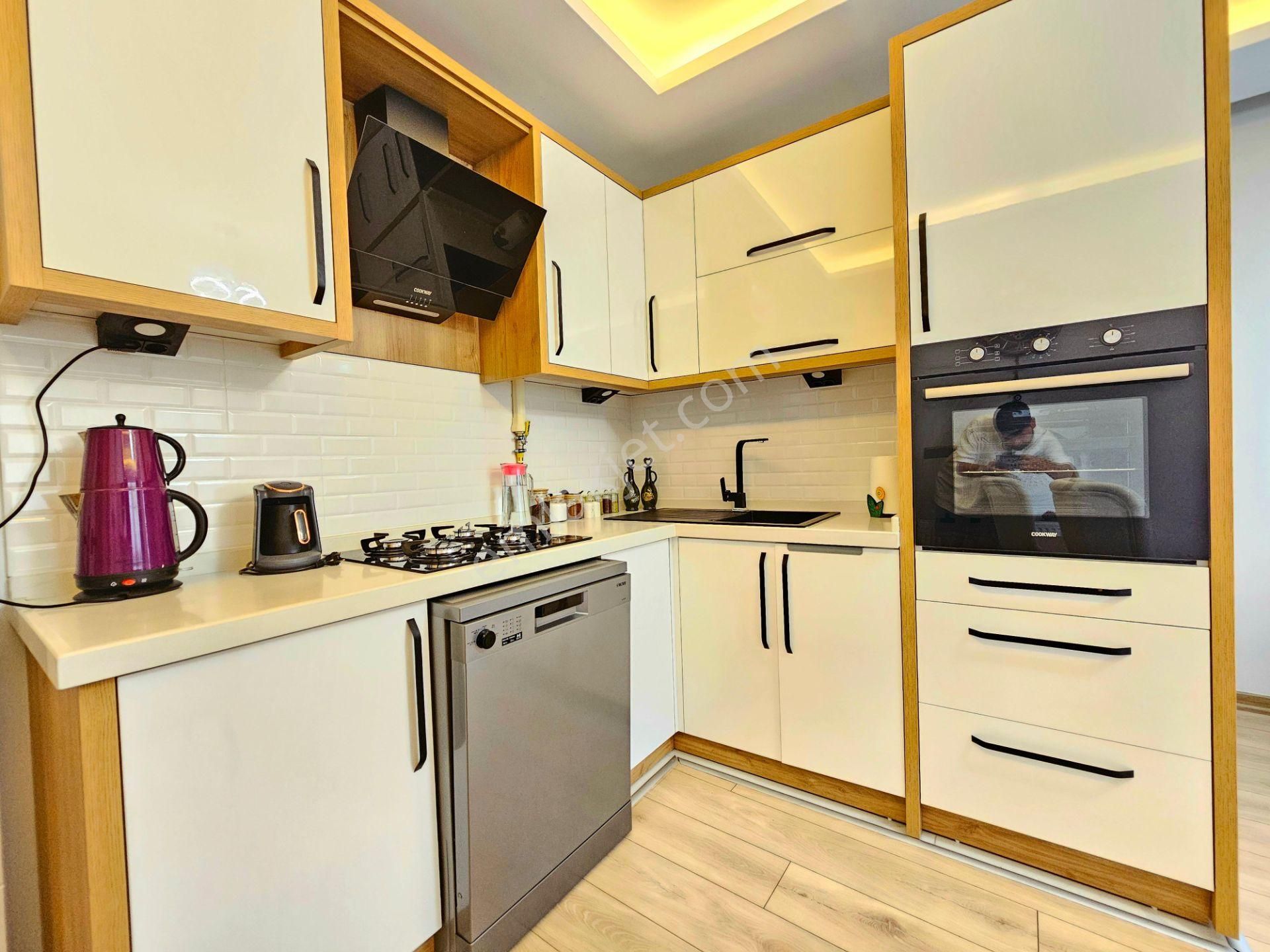 Gürsoy'dan Pazar Sokağında Denize 300m Ön Cephe Full Eşyalı 1+1 - Görsel 20