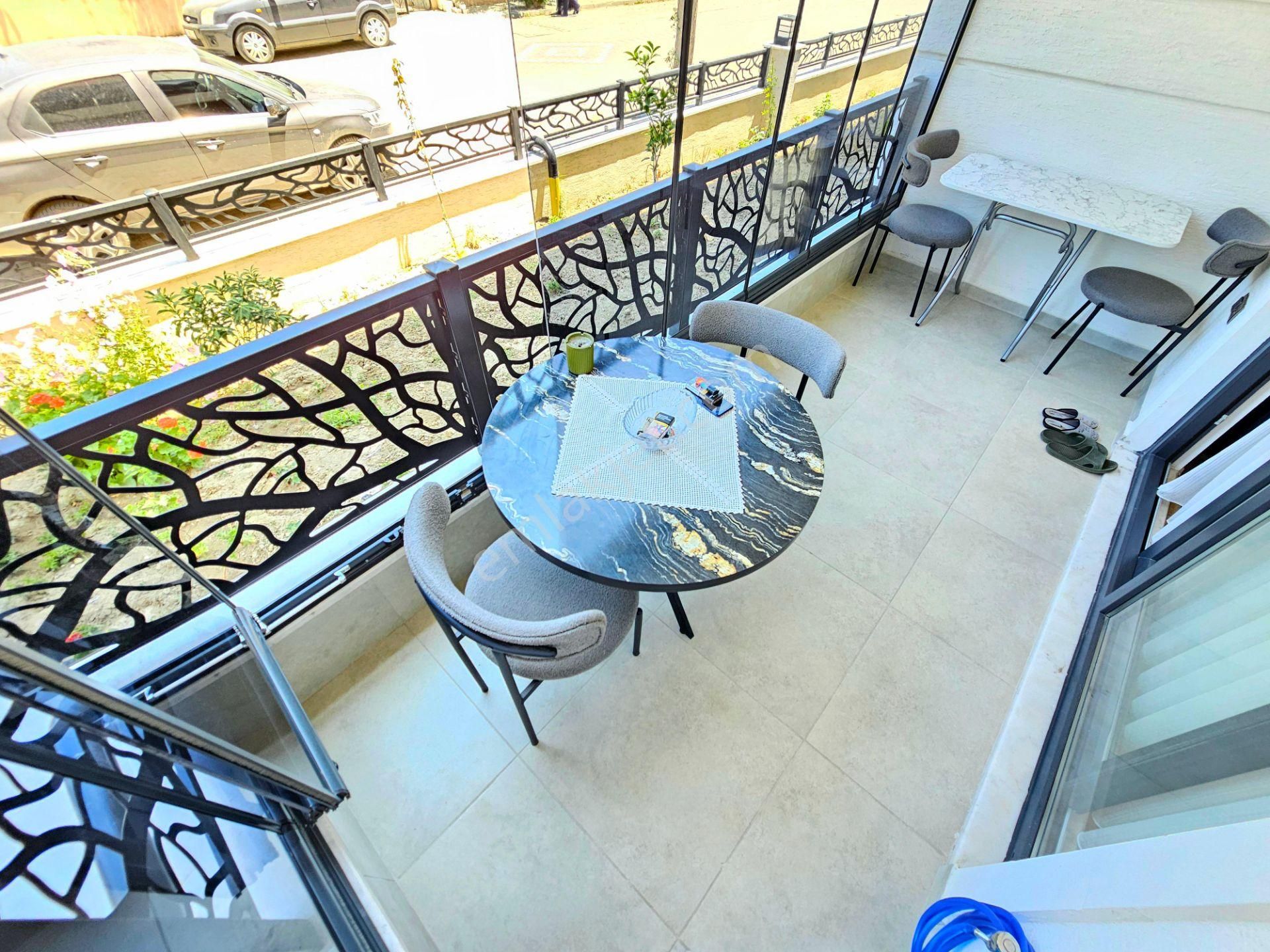 Gürsoy'dan Pazar Sokağında Denize 300m Ön Cephe Full Eşyalı 1+1 - Görsel 8