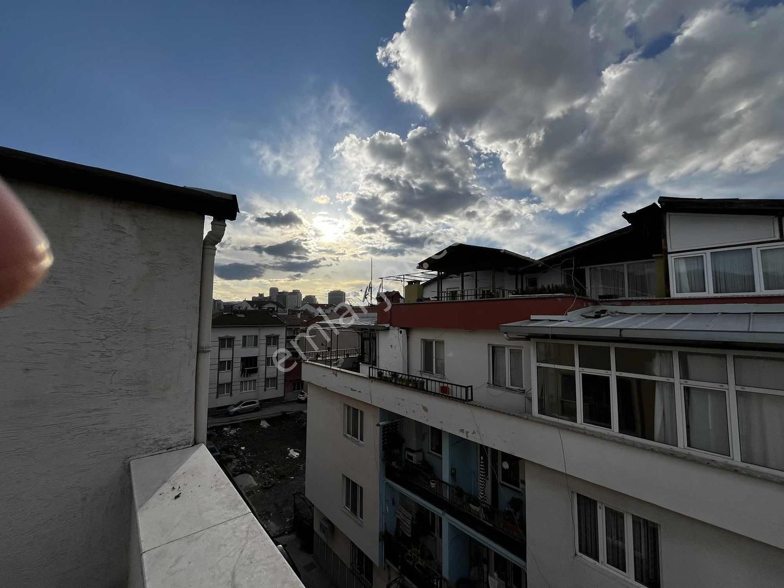 Hürriyet Mahallesinde Metroya Yakın 1+1 Eşyalı Kiralık Daire - Görsel 2