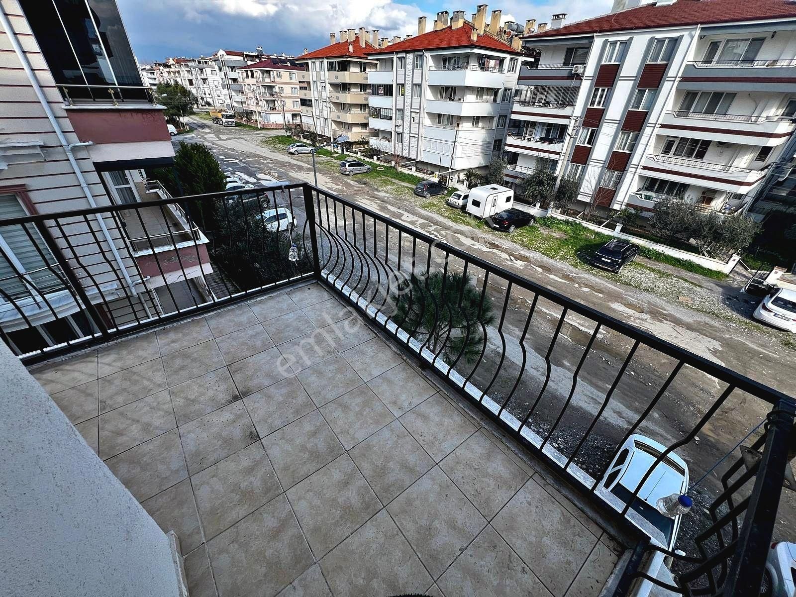 🔵🔵aktiften Akçay'da Hayallerindeki Genişlik Aradığın Ferahlık; Ön Cephe Arakat 3+1 Masrafsız Daire - Görsel 12