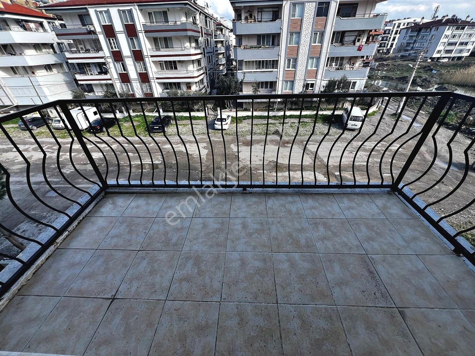 🔵🔵aktiften Akçay'da Hayallerindeki Genişlik Aradığın Ferahlık; Ön Cephe Arakat 3+1 Masrafsız Daire - Görsel 31