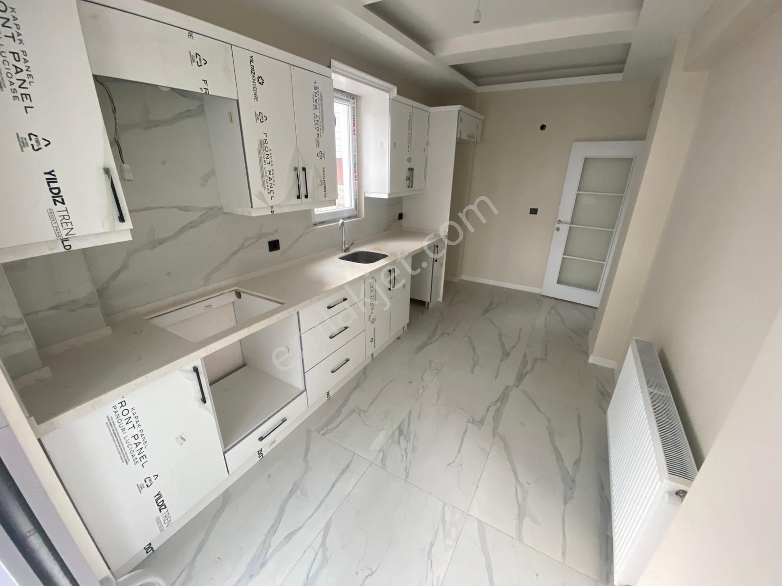 Furkan Emlaktan Kışla Mah. 2+1 1.kat 110m2 Çift Balkonlu Ebeveyn Banyolu Sıfır Fırsat Daire