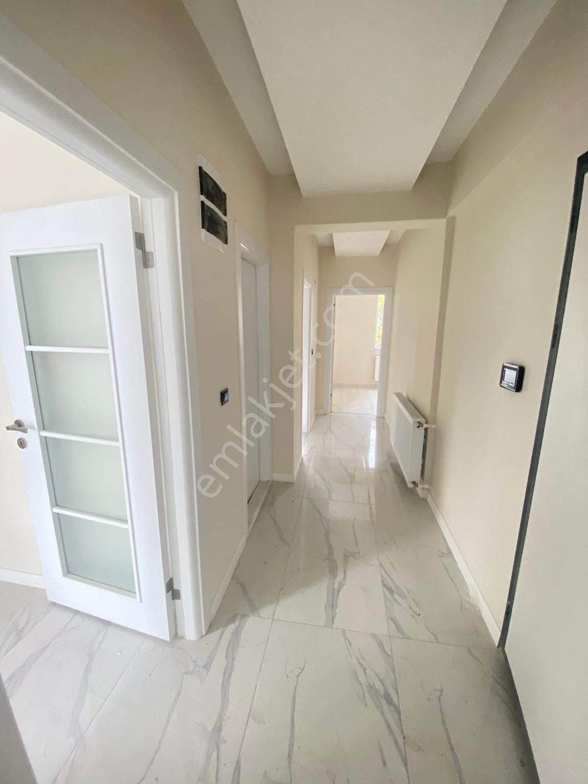 Furkan Emlaktan Kışla Mah. 2+1 1.kat 110m2 Çift Balkonlu Ebeveyn Banyolu Sıfır Fırsat Daire - Görsel 5