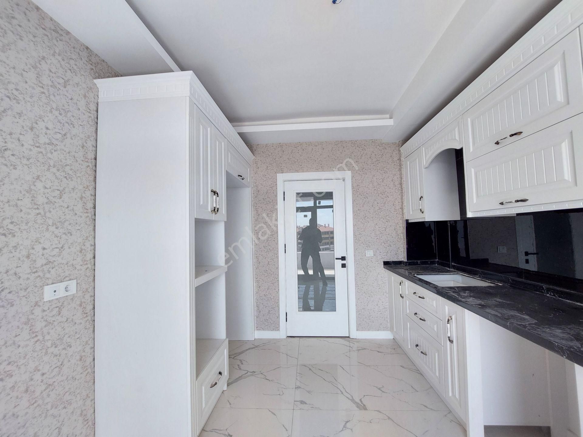 S.eyyübi Mahallesinde İşyapar Gayrimenkul’den 3+1 165 M² Satılık Lüx Sıfır Daireler - Görsel 14