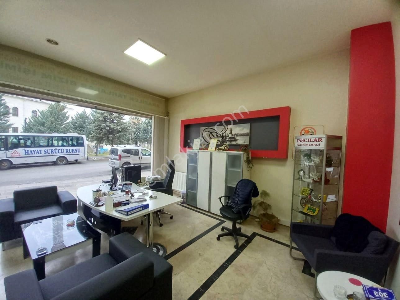 Taşcılar'dan Lüx Sitede Çift Banyolu Kilerli Full Yapılı 4+1 - Görsel 34