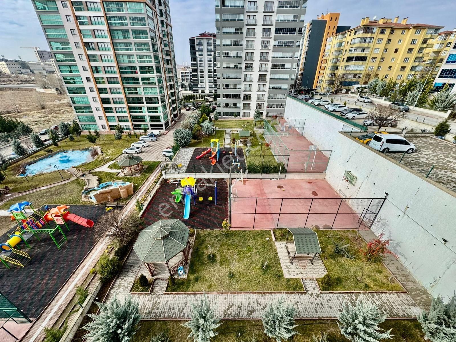 Taşcılar'dan Lüx Sitede Çift Banyolu Kilerli Full Yapılı 4+1 - Görsel 24