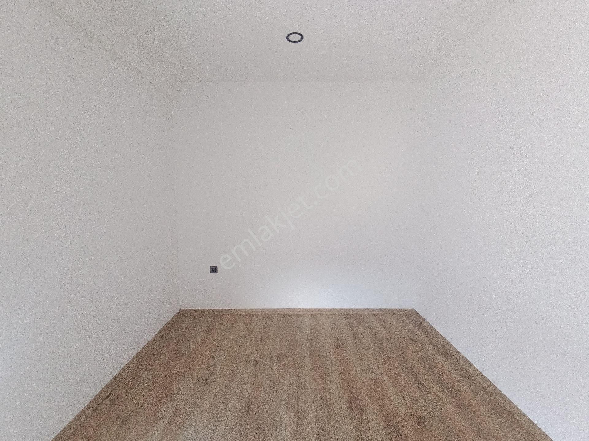 Kuşadası Merkezde 3+1 Kapaliı Mutfak Geniş Ferah Daire - Görsel 14