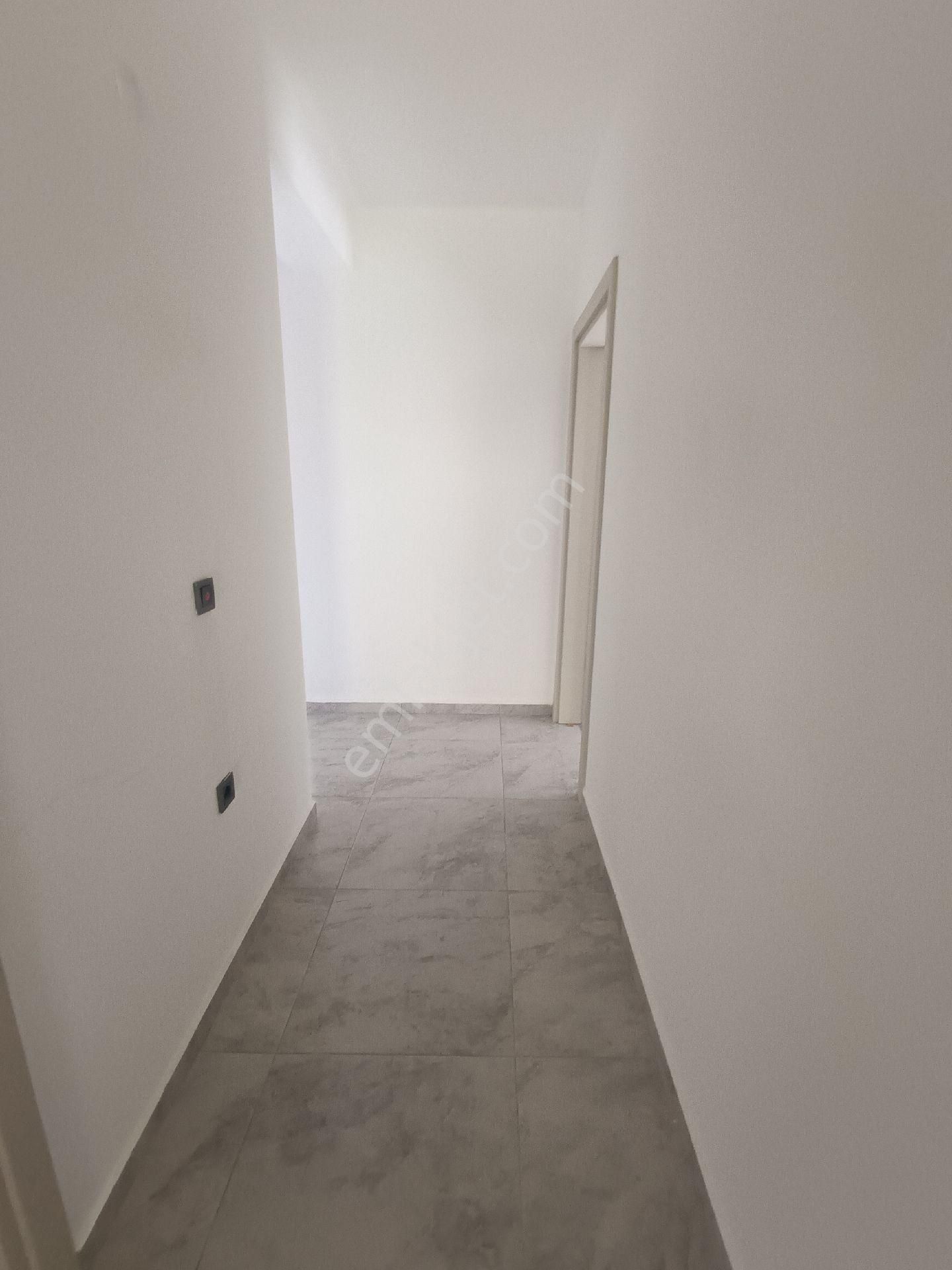 Kuşadası Merkezde 3+1 Kapaliı Mutfak Geniş Ferah Daire - Görsel 25