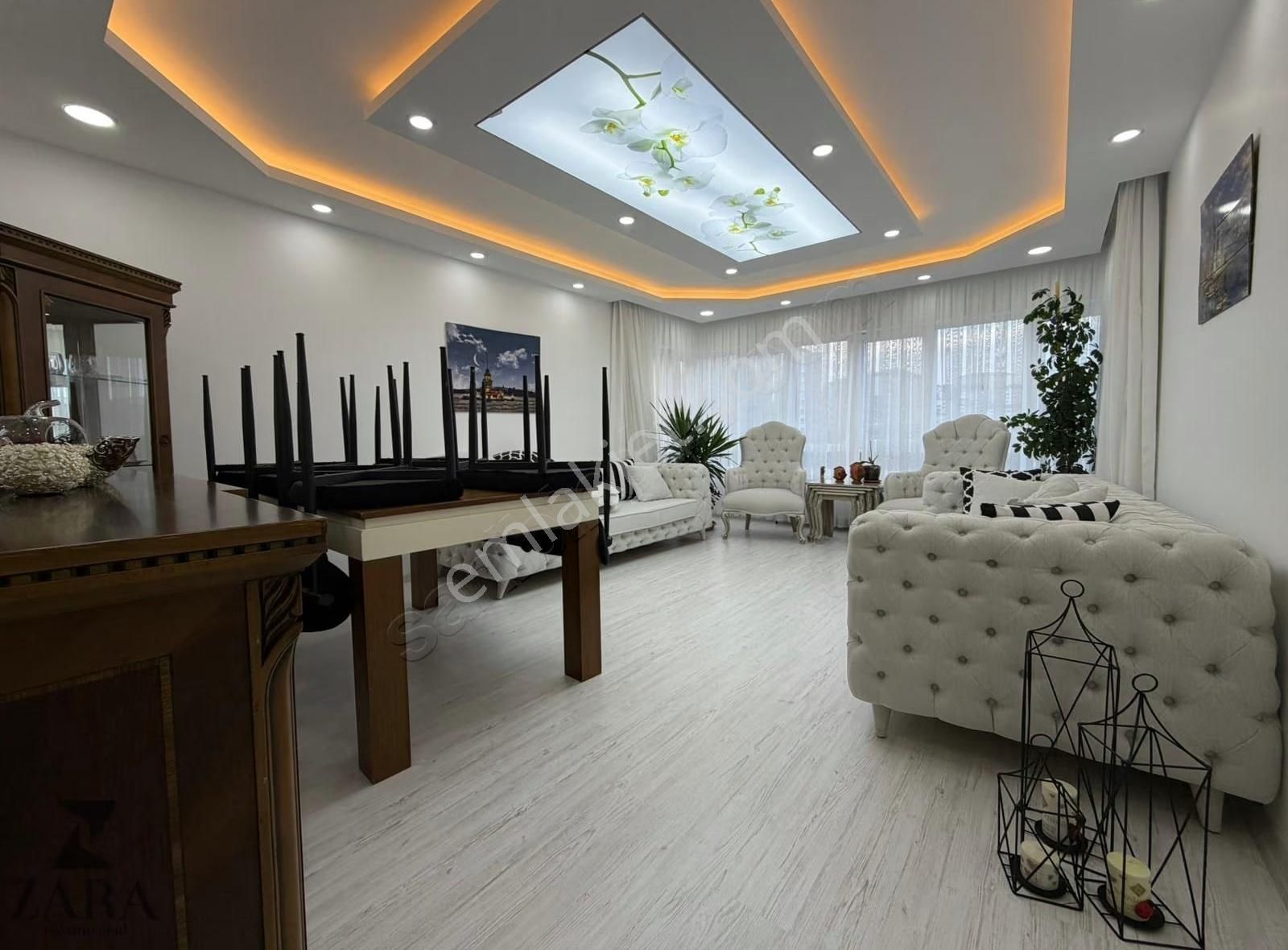 ▄zara▄fahrikorutürk Mh. Tek Bloklu Site'de 3+1 135m² Lüx Daire