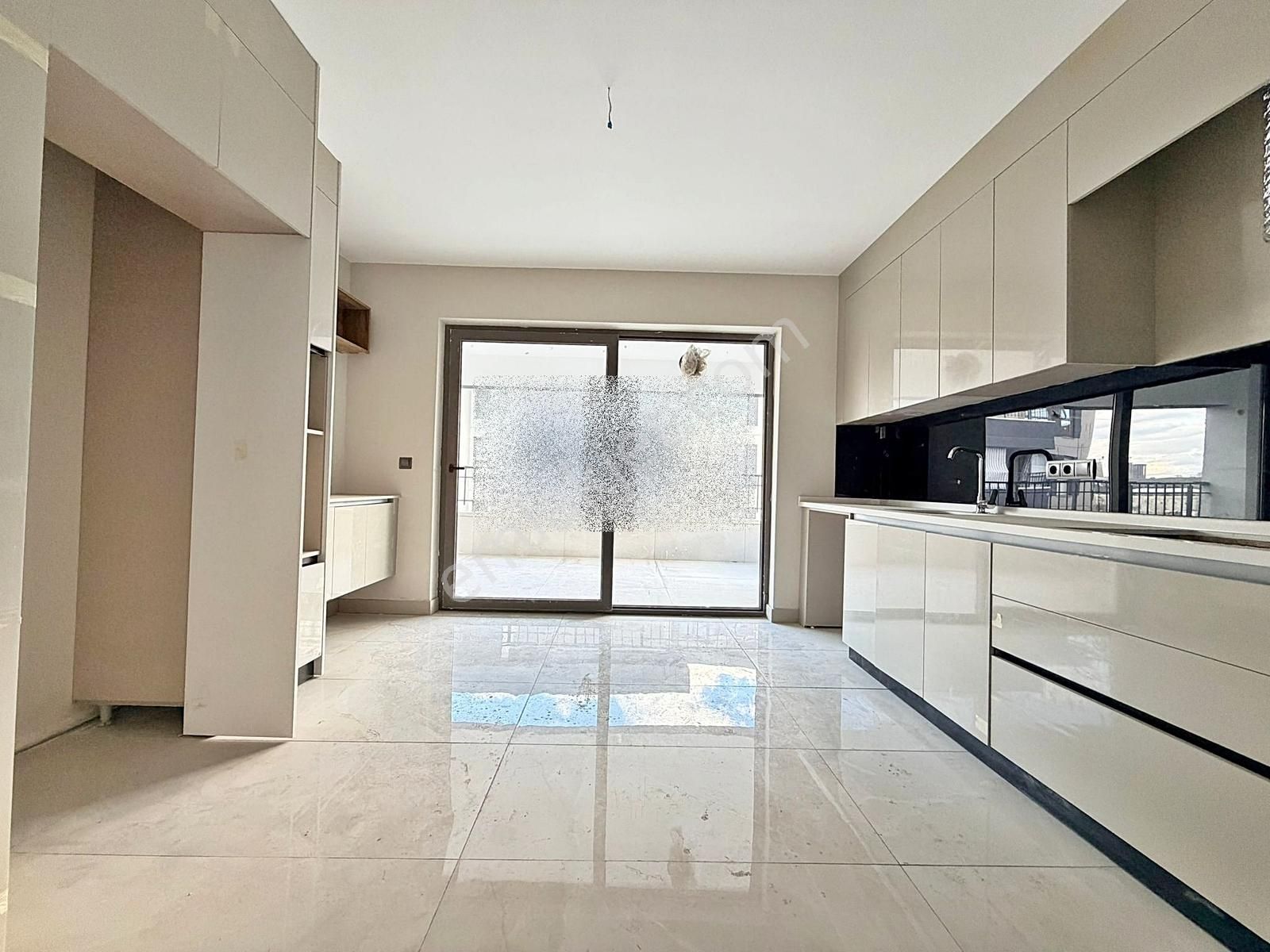 Yuvam'dan Ultra Lüks Merkezi Konum'da Site İçerisin'de 3+1 Daire