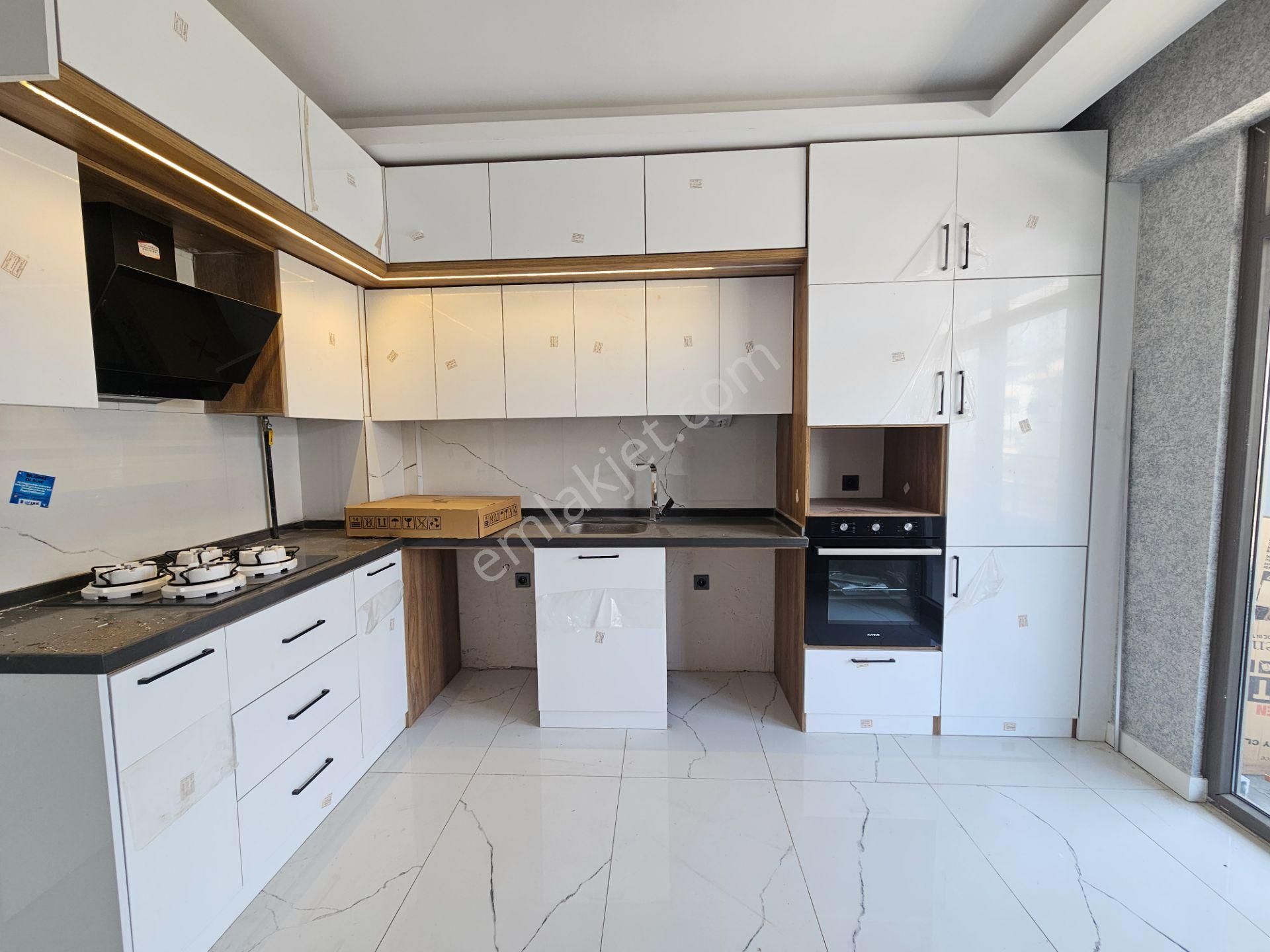 Lale Caddesi İle Osman Sultan Caddesine Yakın Müstakil Tadında Sıfır Geniş 2+1 Daire - Görsel 12