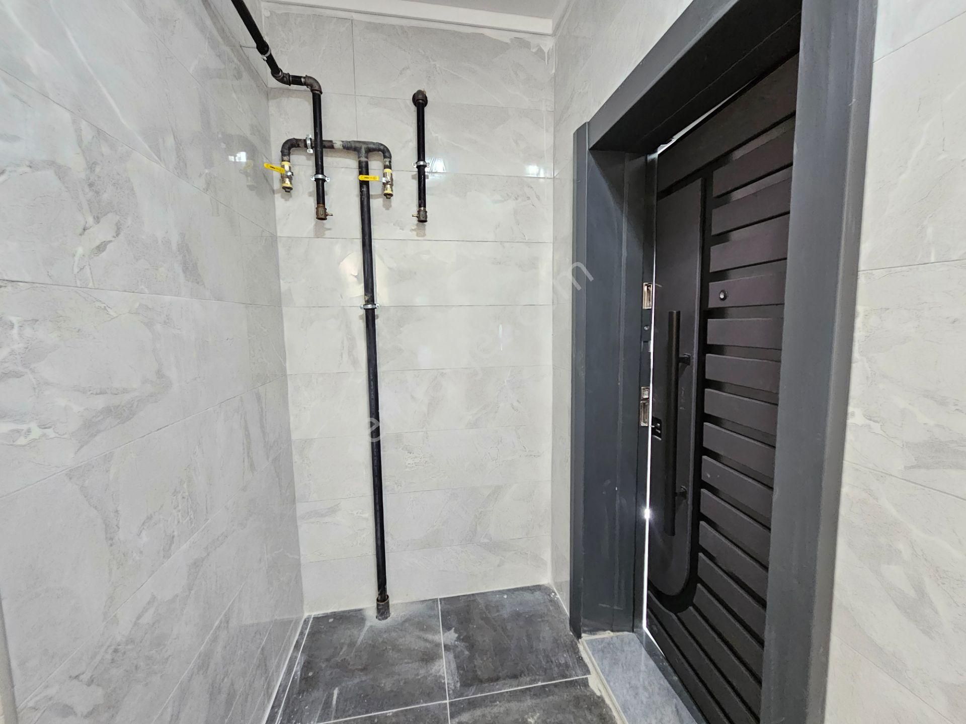 Lale Caddesi İle Osman Sultan Caddesine Yakın Müstakil Tadında Sıfır Geniş 2+1 Daire - Görsel 42