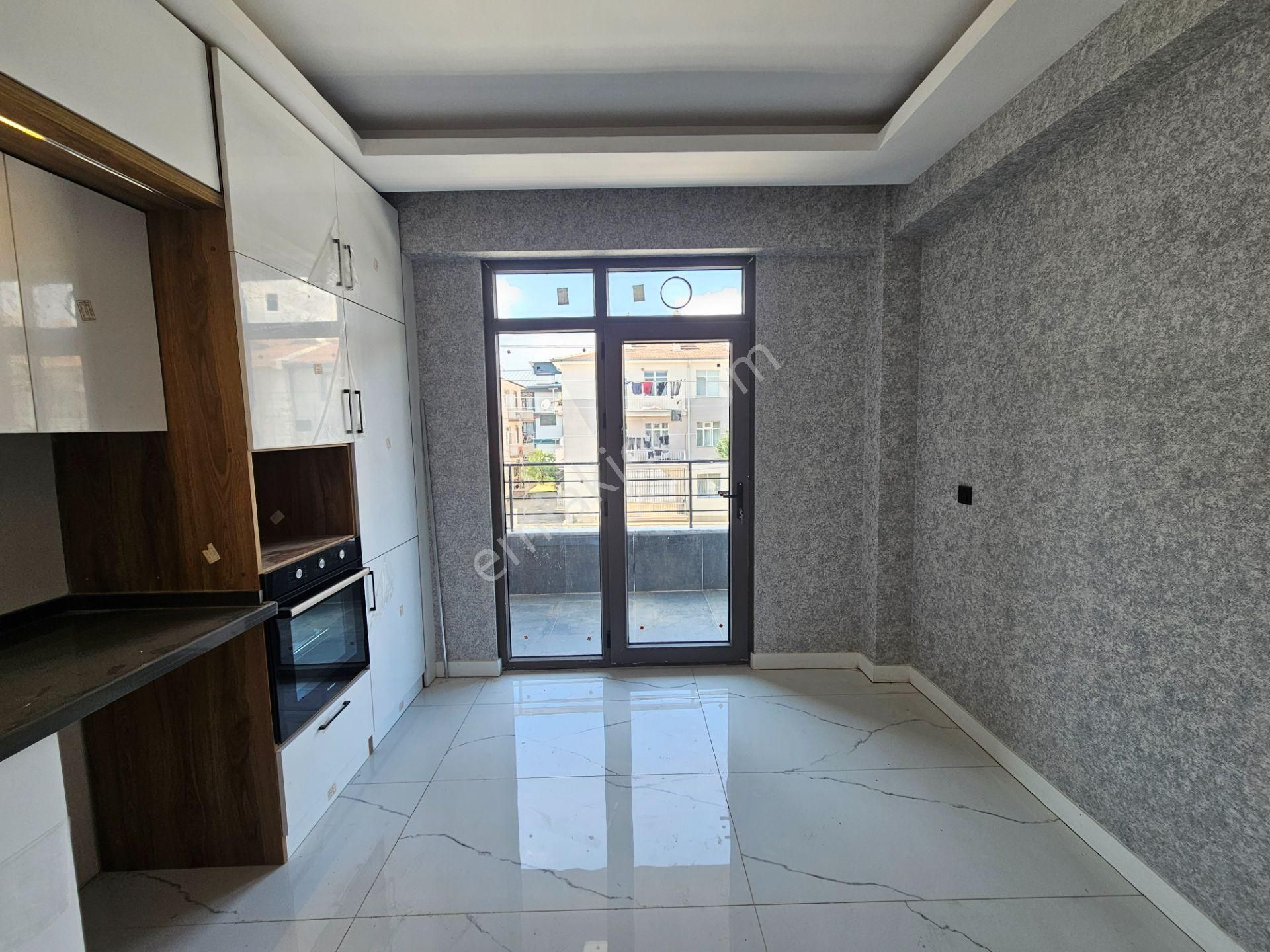 Lale Caddesi İle Osman Sultan Caddesine Yakın Müstakil Tadında Sıfır Geniş 2+1 Daire - Görsel 15