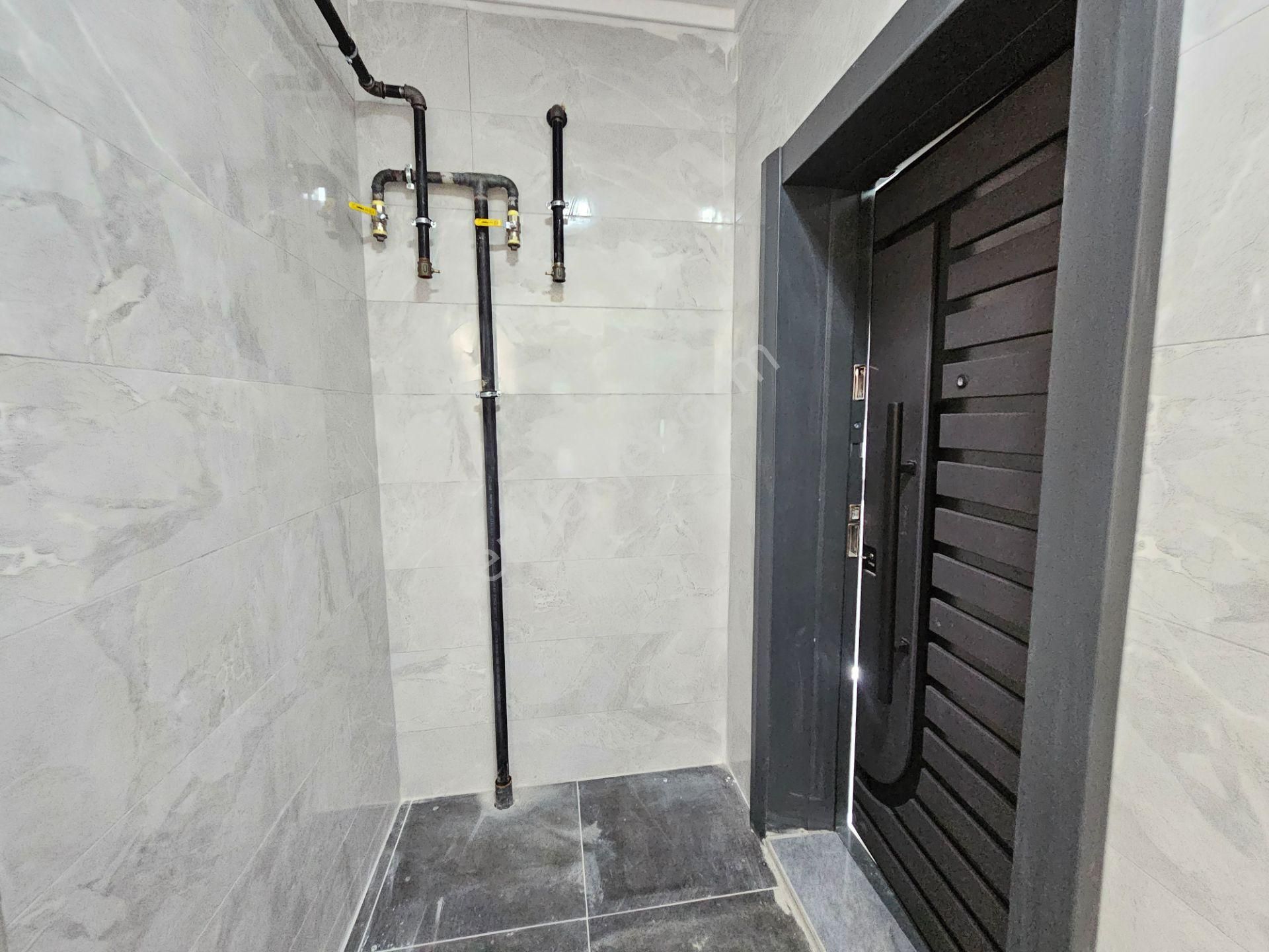 Lale Caddesi İle Osman Sultan Caddesine Yakın Müstakil Tadında Sıfır Geniş 2+1 Daire - Görsel 41