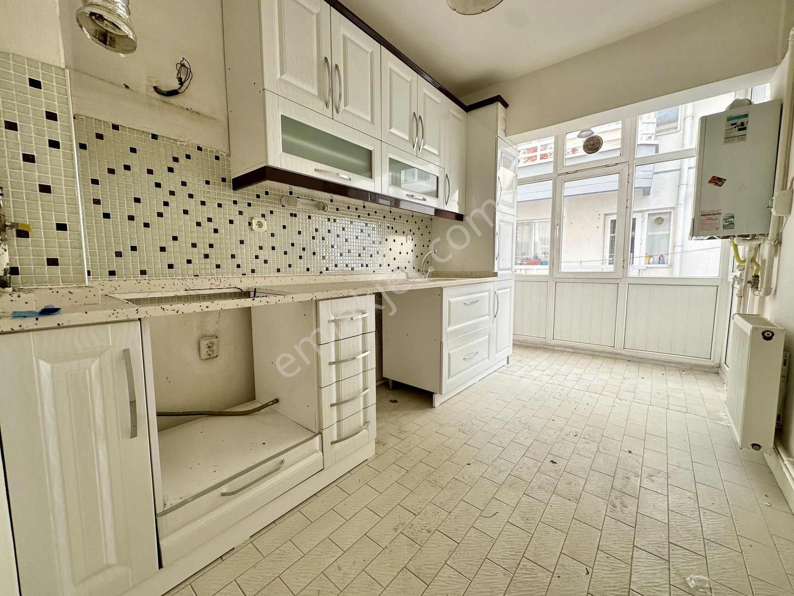 İncirli 19 Mayıs Cd. Dibinde Komple Önü Açık Manzaralı Arakat! - Görsel 11