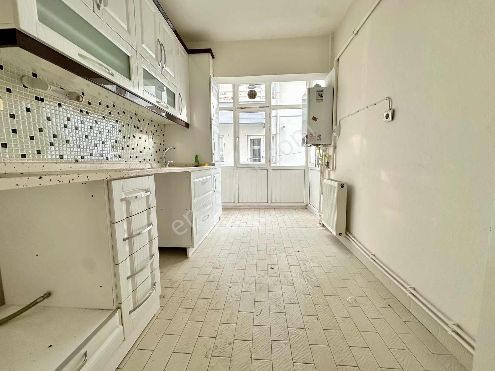 İncirli 19 Mayıs Cd. Dibinde Komple Önü Açık Manzaralı Arakat! - Görsel 6