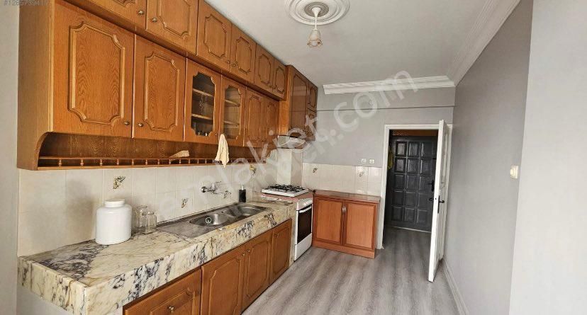 Furkan Emlaktan Kadifekale Mh. 2+1 3.kat 110m2 Çift Balkonlu Asansörlü Arakat Fırsat Daire - Görsel 3