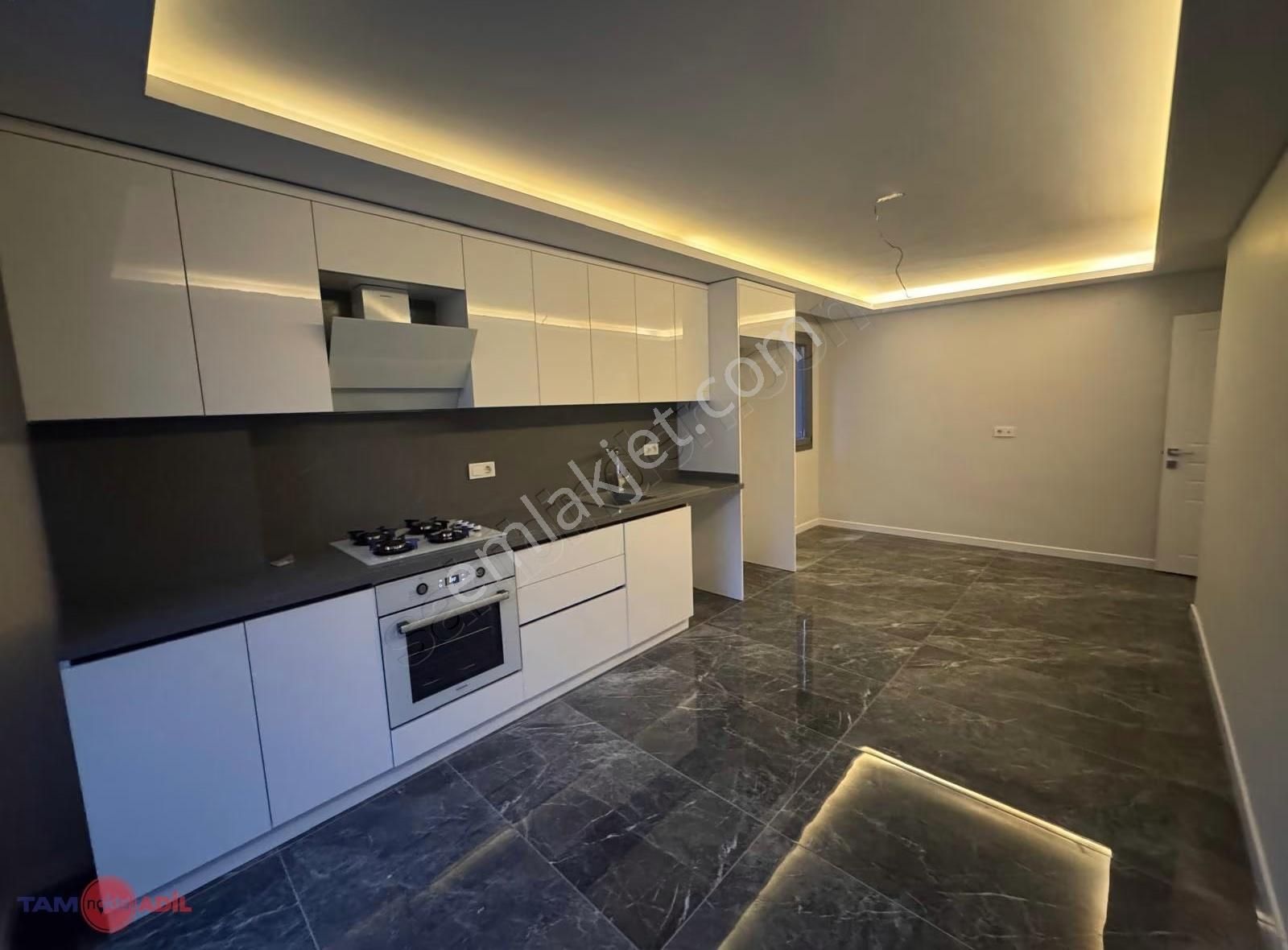 Fatih Mahallesi 3+1 Ebeveyn Banyolu Ultra Lüks Geniş Daire