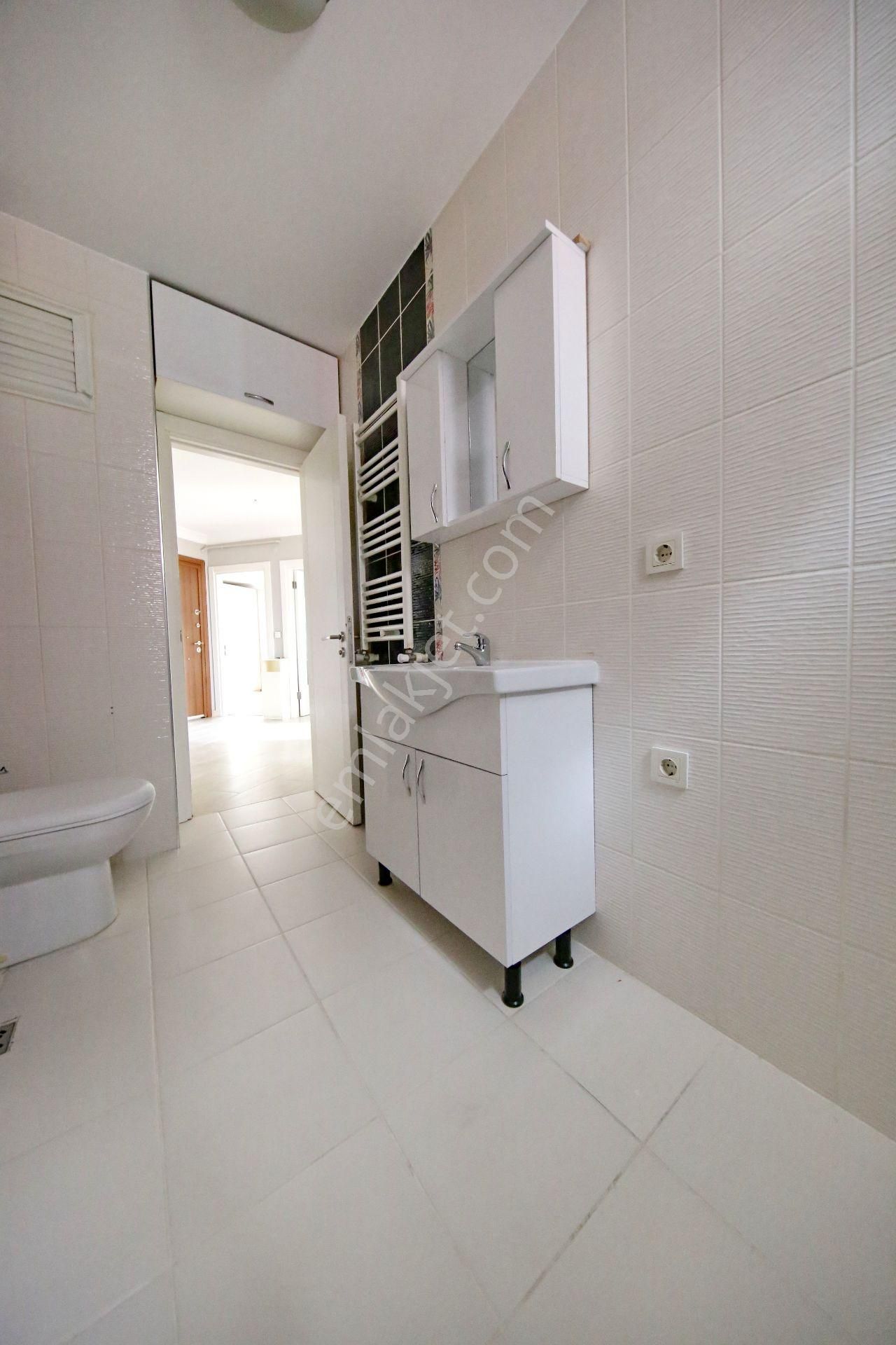 Kaçmaz'dan Küçükyalı Metroya Yakın Ara Kat Ayrı Mutfaklı Geniş 2+1 - Görsel 20