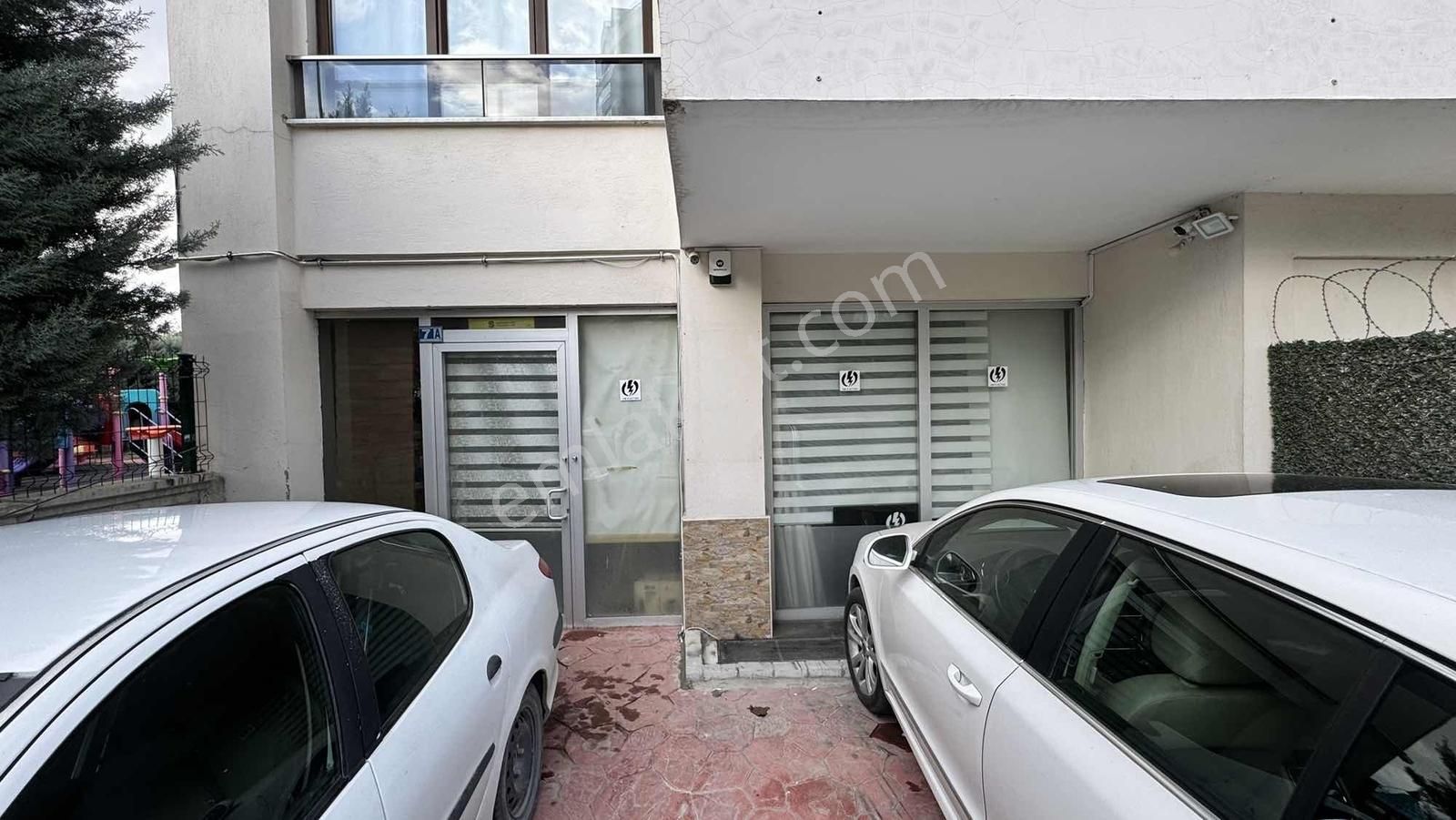 Şefikcan Cıvarı Meram Alavardı Mh Satılık Depolu Dükkan 200 M2