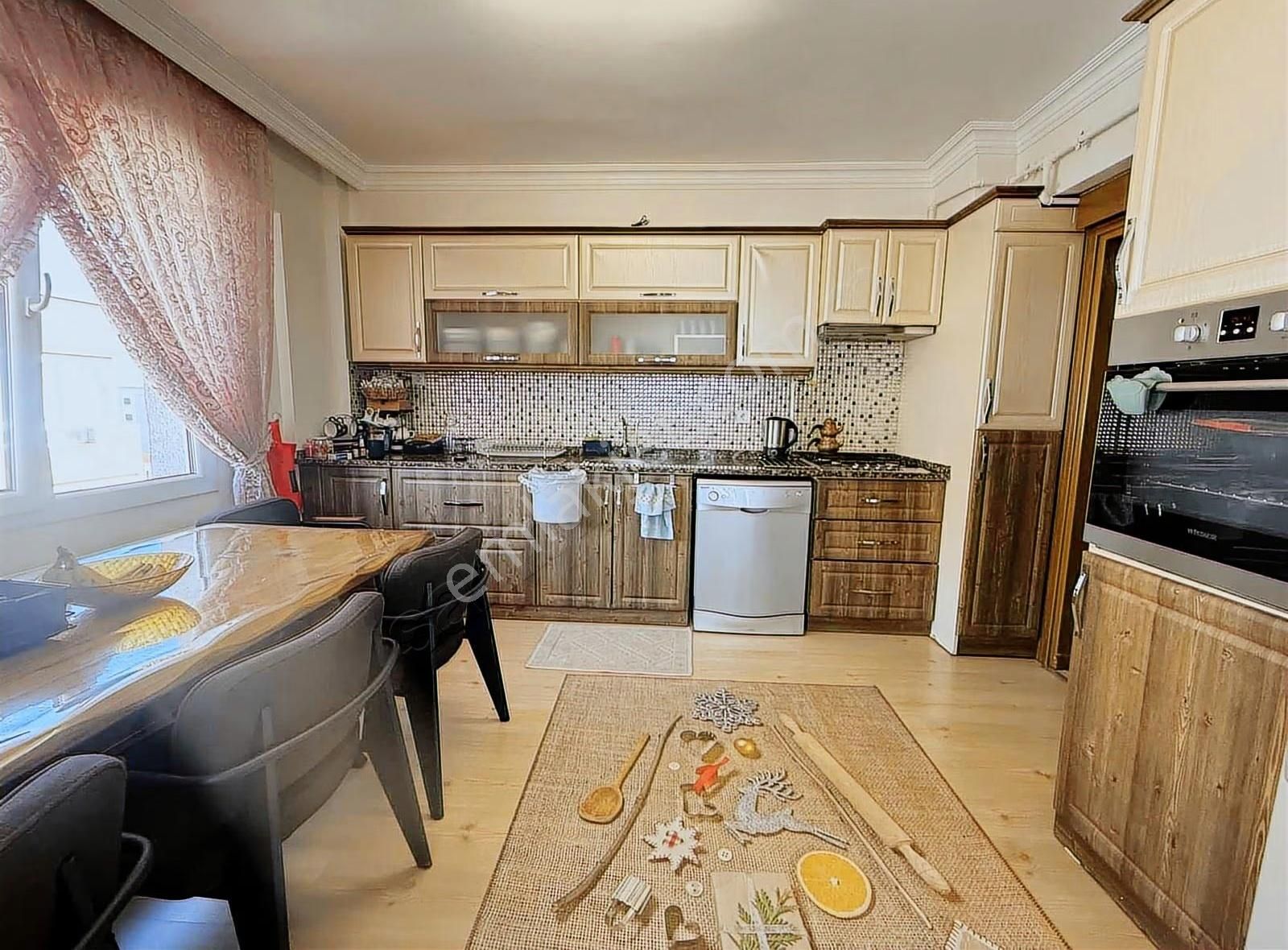 Gaziemir Etiler Caddesi 160 M2 Teraslı 3+1 Satılık Daire - Görsel 19