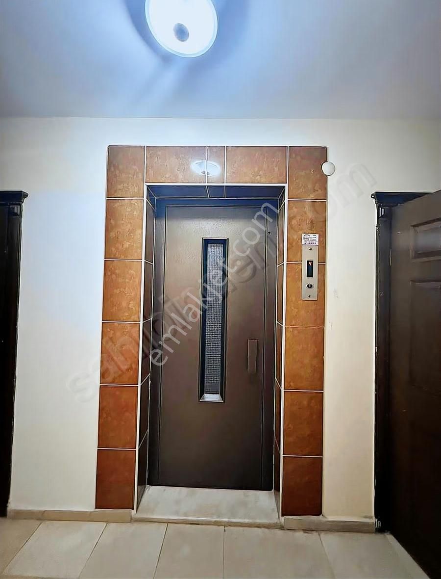 Gaziemir Etiler Caddesi 160 M2 Teraslı 3+1 Satılık Daire - Görsel 14