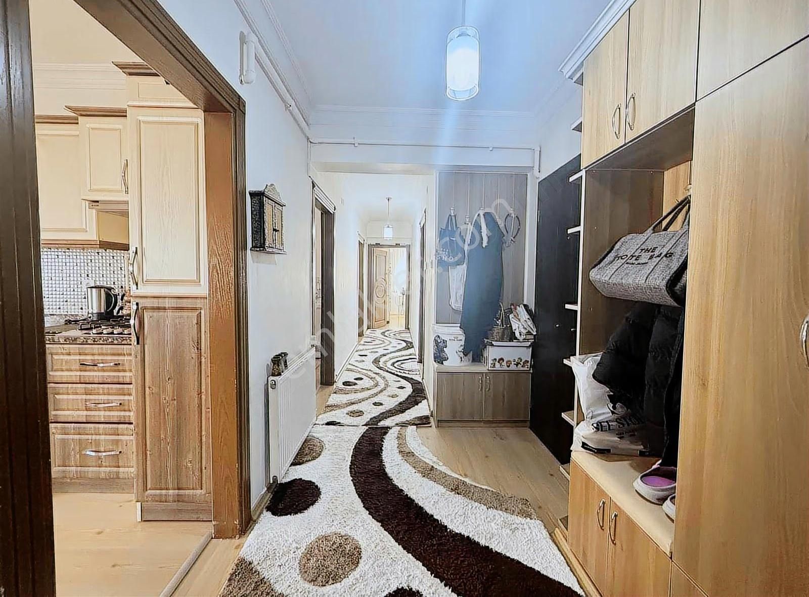 Gaziemir Etiler Caddesi 160 M2 Teraslı 3+1 Satılık Daire - Görsel 11